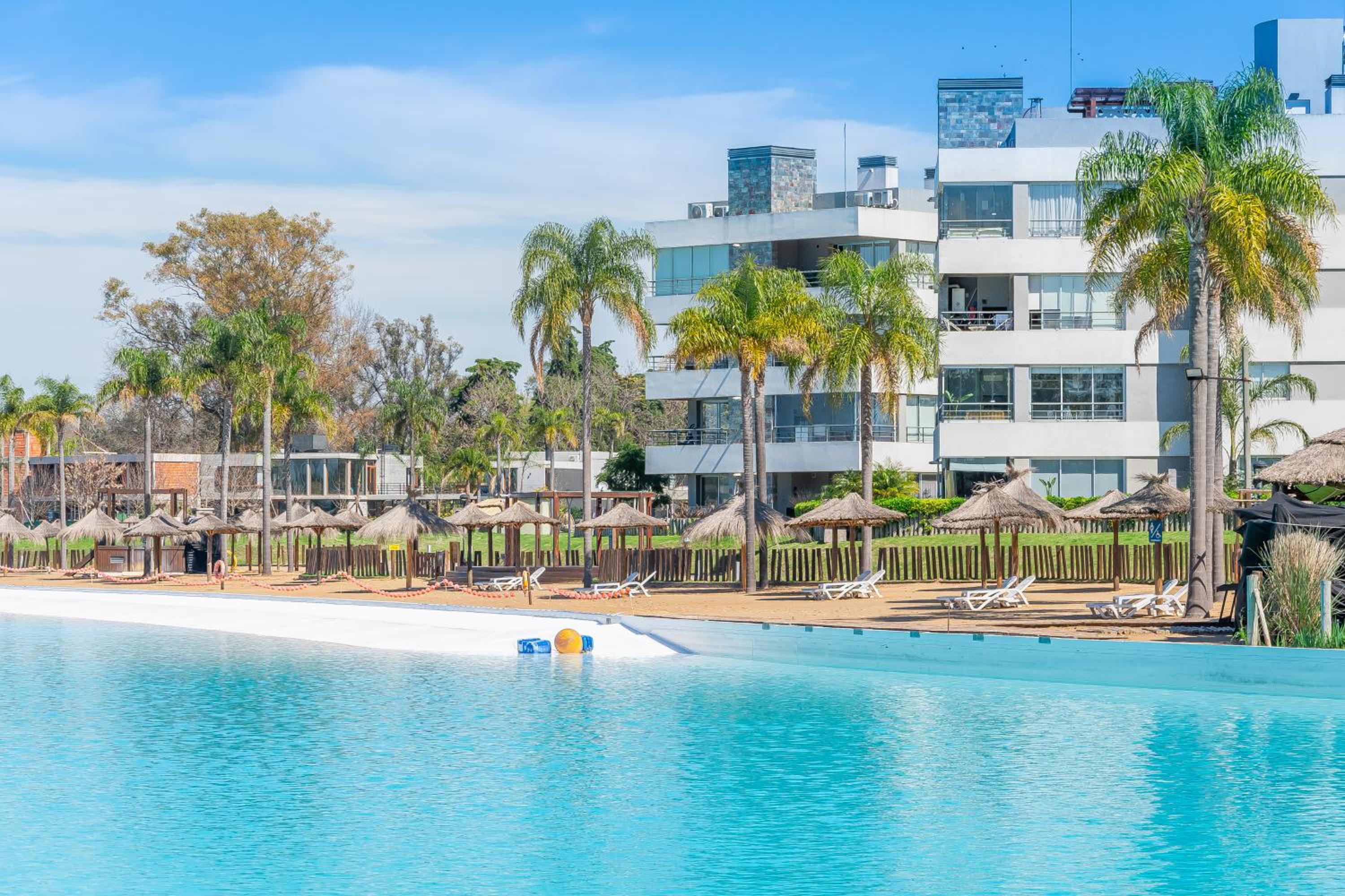 Your Oasis 2-BD Crystal Lagoon Pilar
