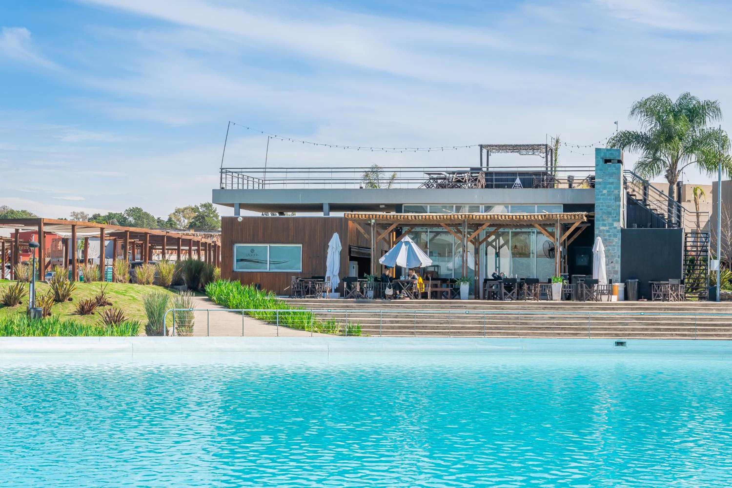 Your Oasis 2-BD Crystal Lagoon Pilar
