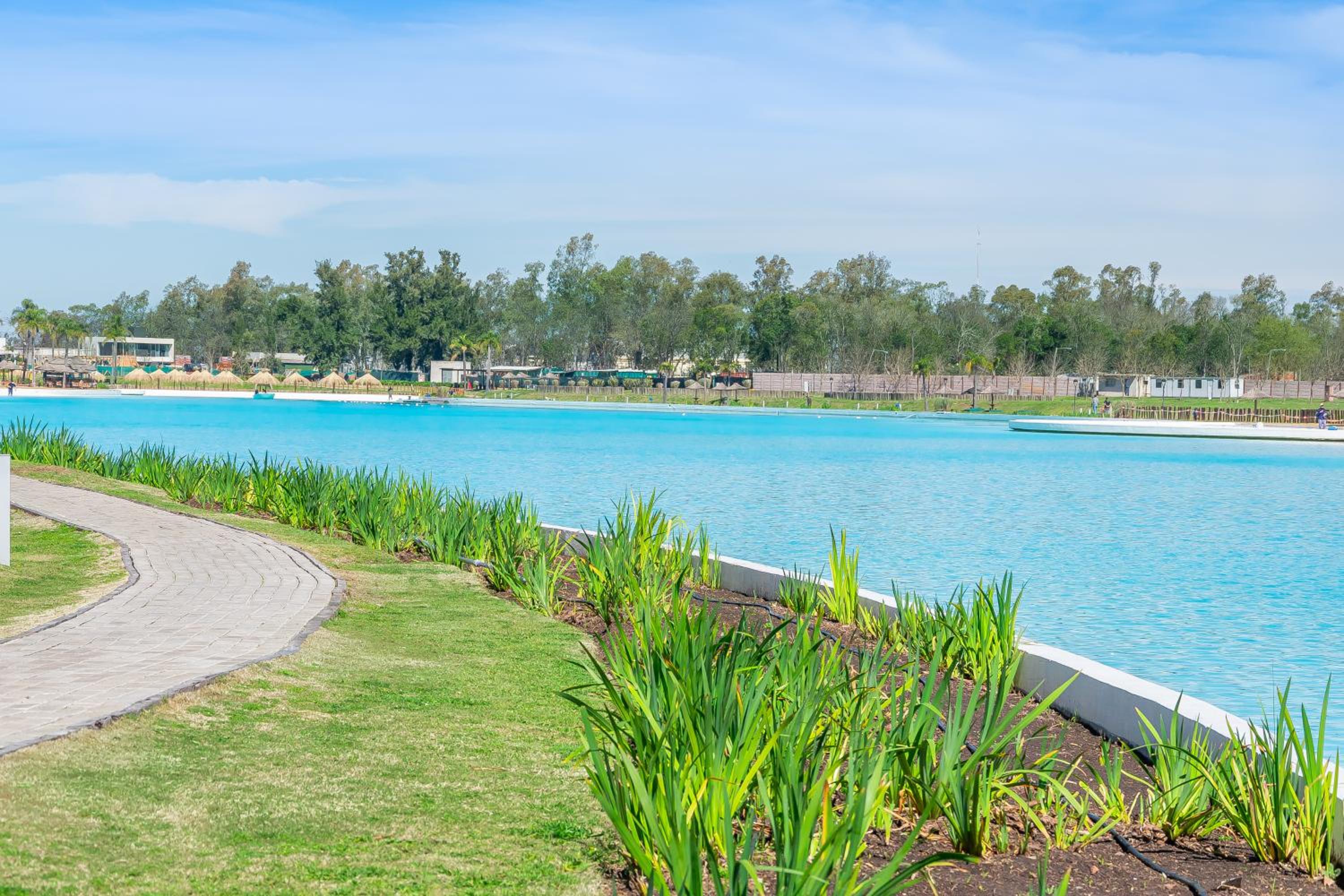 Your Oasis 2-BD Crystal Lagoon Pilar