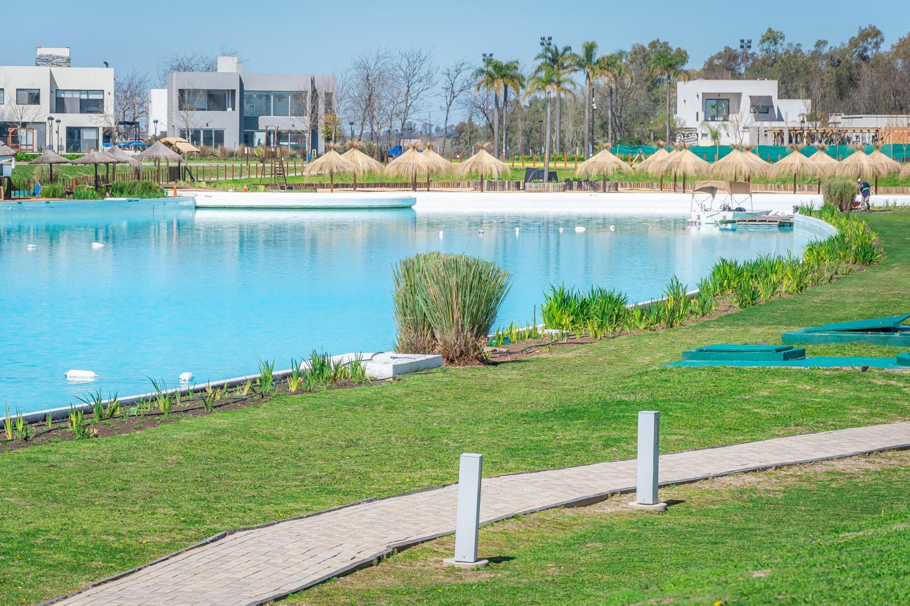 Your Oasis 2-BD Crystal Lagoon Pilar