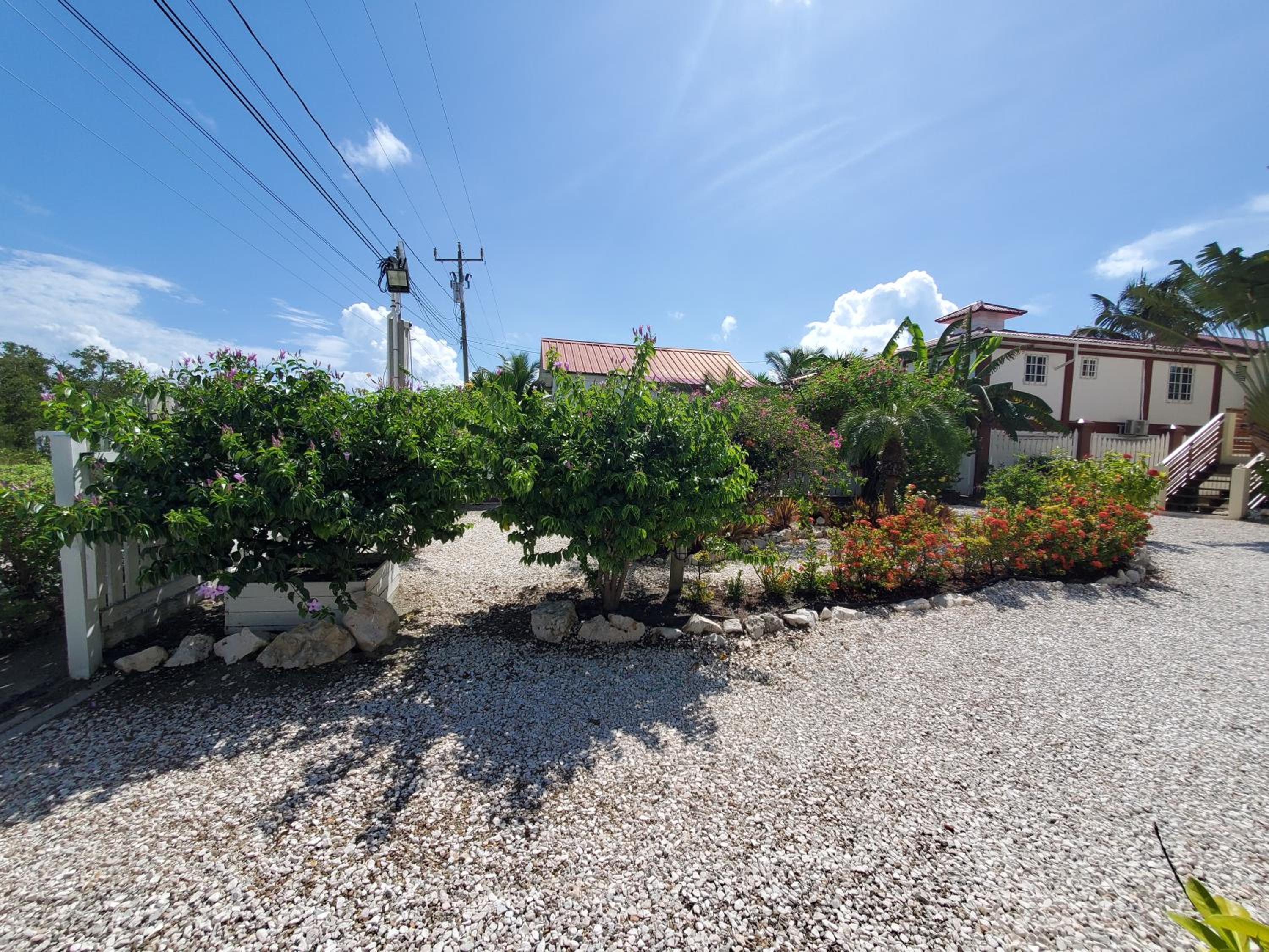 La Perla Azul Beach House with Pool