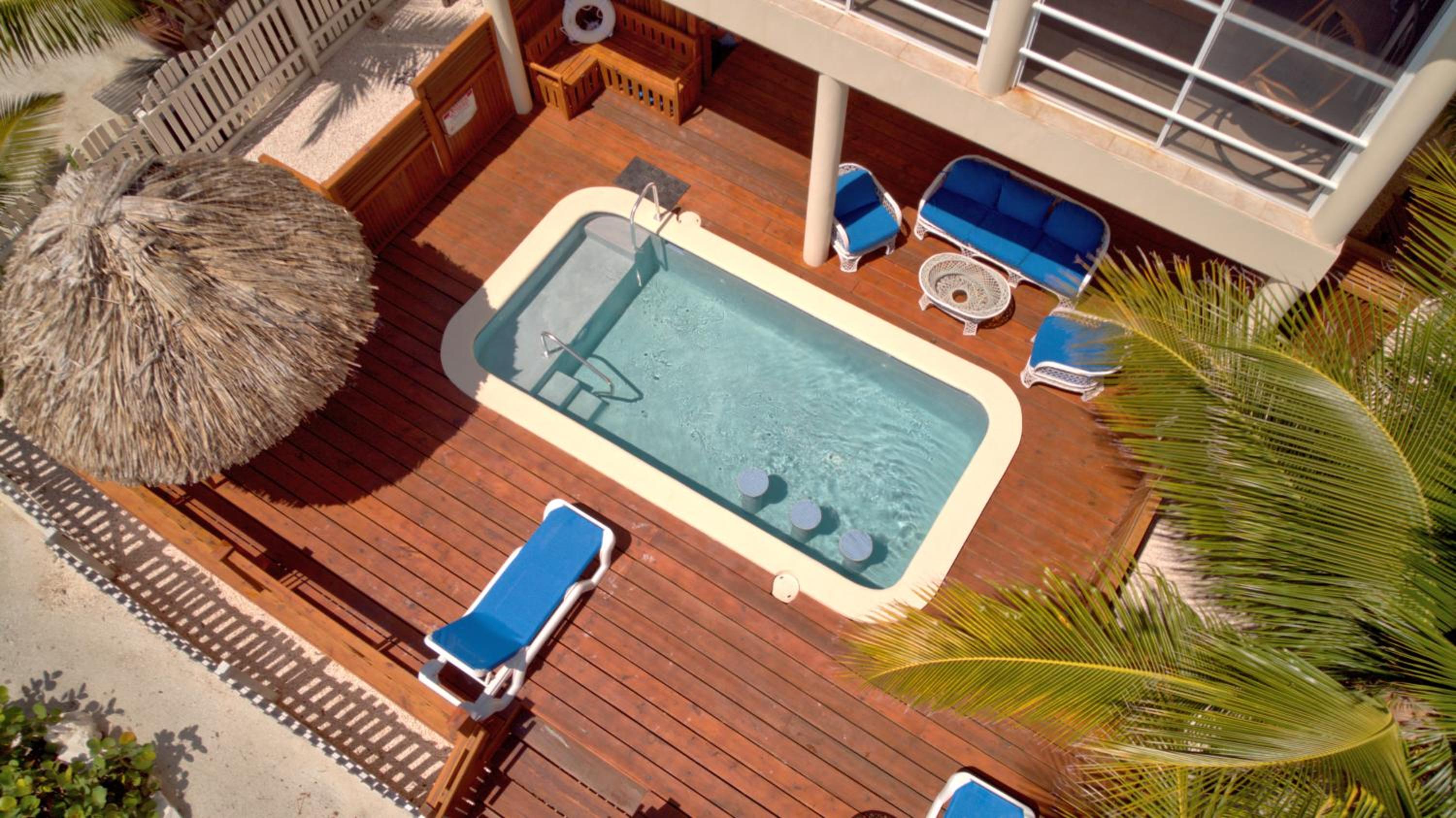 La Perla Azul Beach House with Pool