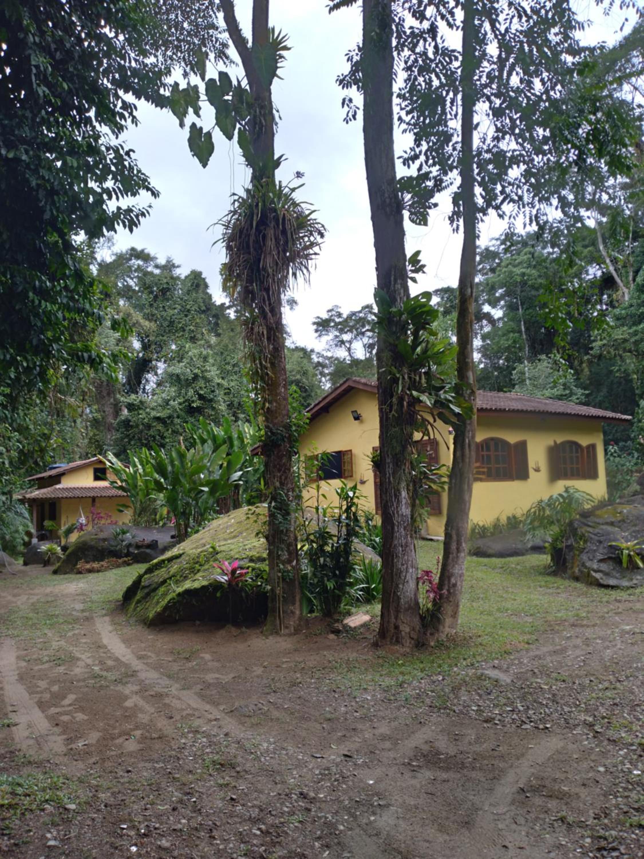 Recanto da Margo 2, casa com acesso a cachoeira até 10 pessoas