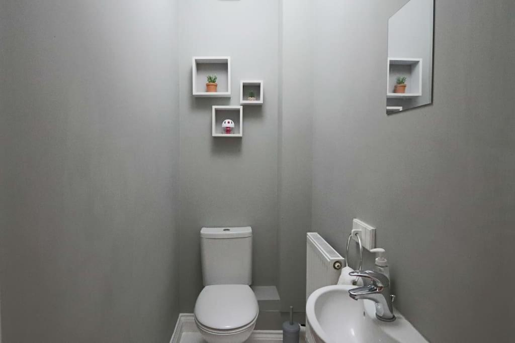 Deluxe & Modern 2bed House view 5