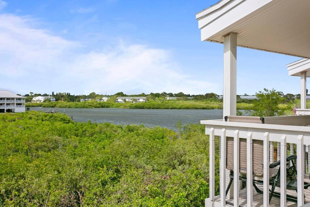 Newly Renovated, Water Views, 2 BD Condo view 5