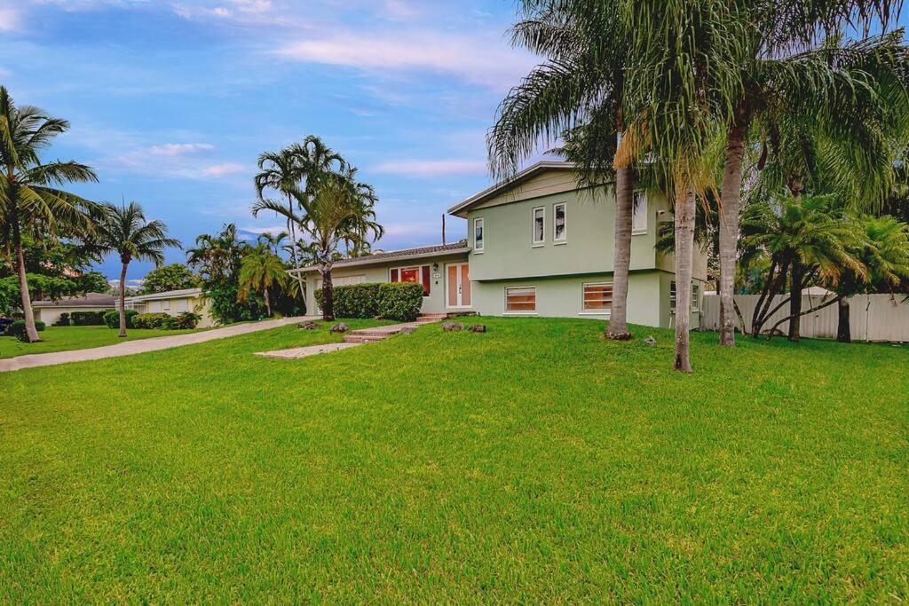 Miami Dream Home/ Pool/Jacuzzi/ Fire Pit