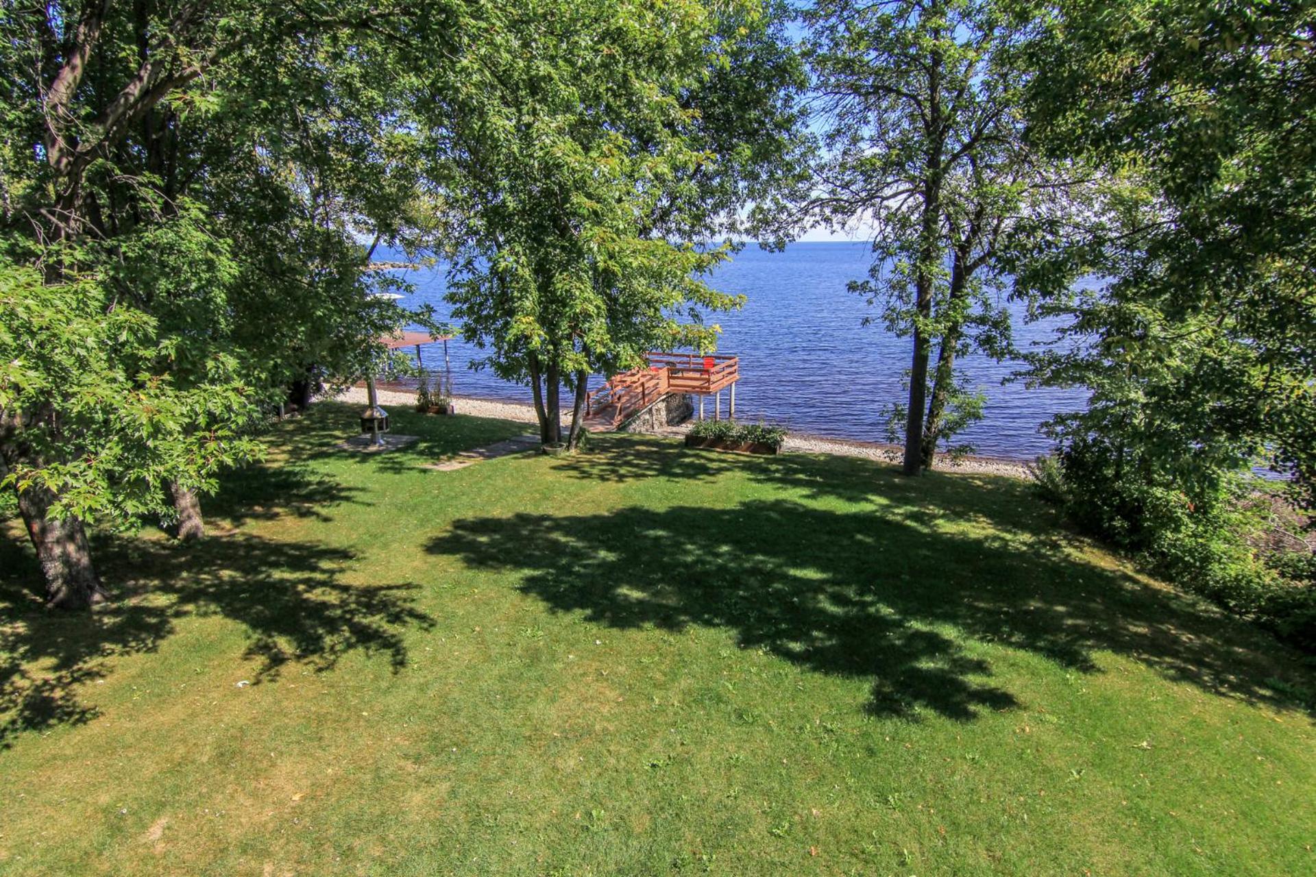 Magnifique chalet au bord du Lac-Saint-Jean
