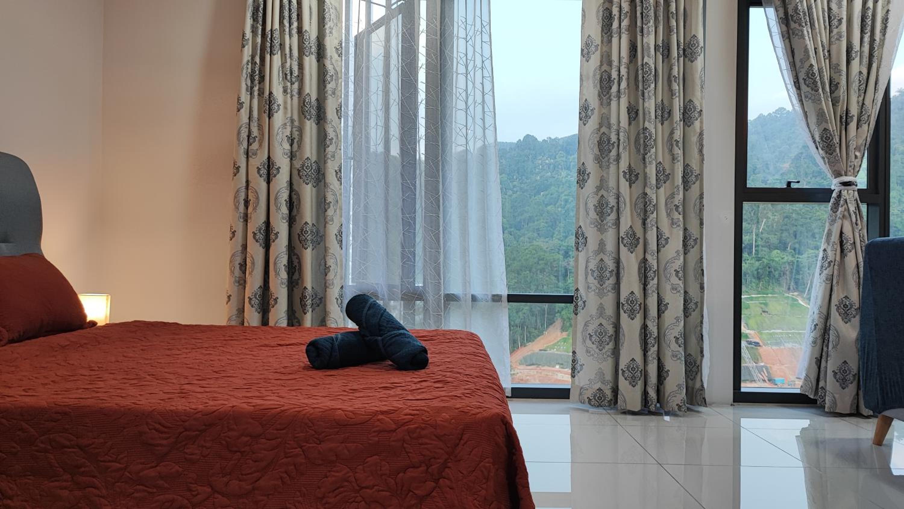 KL East 2-Bedroom, 2-Queenbed Prime Video