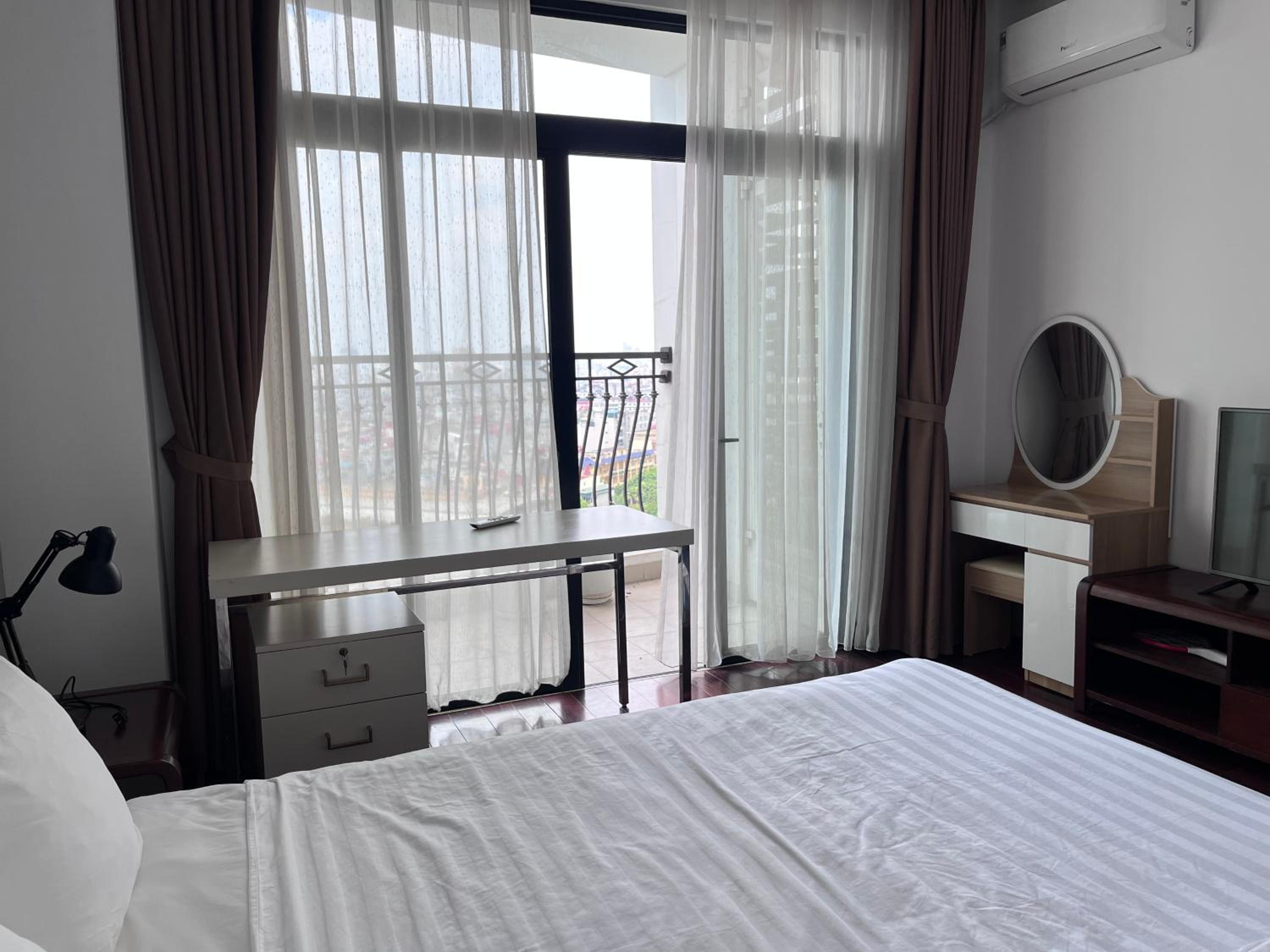 Vinhomes Royal City Luxury Apartment 2 Br