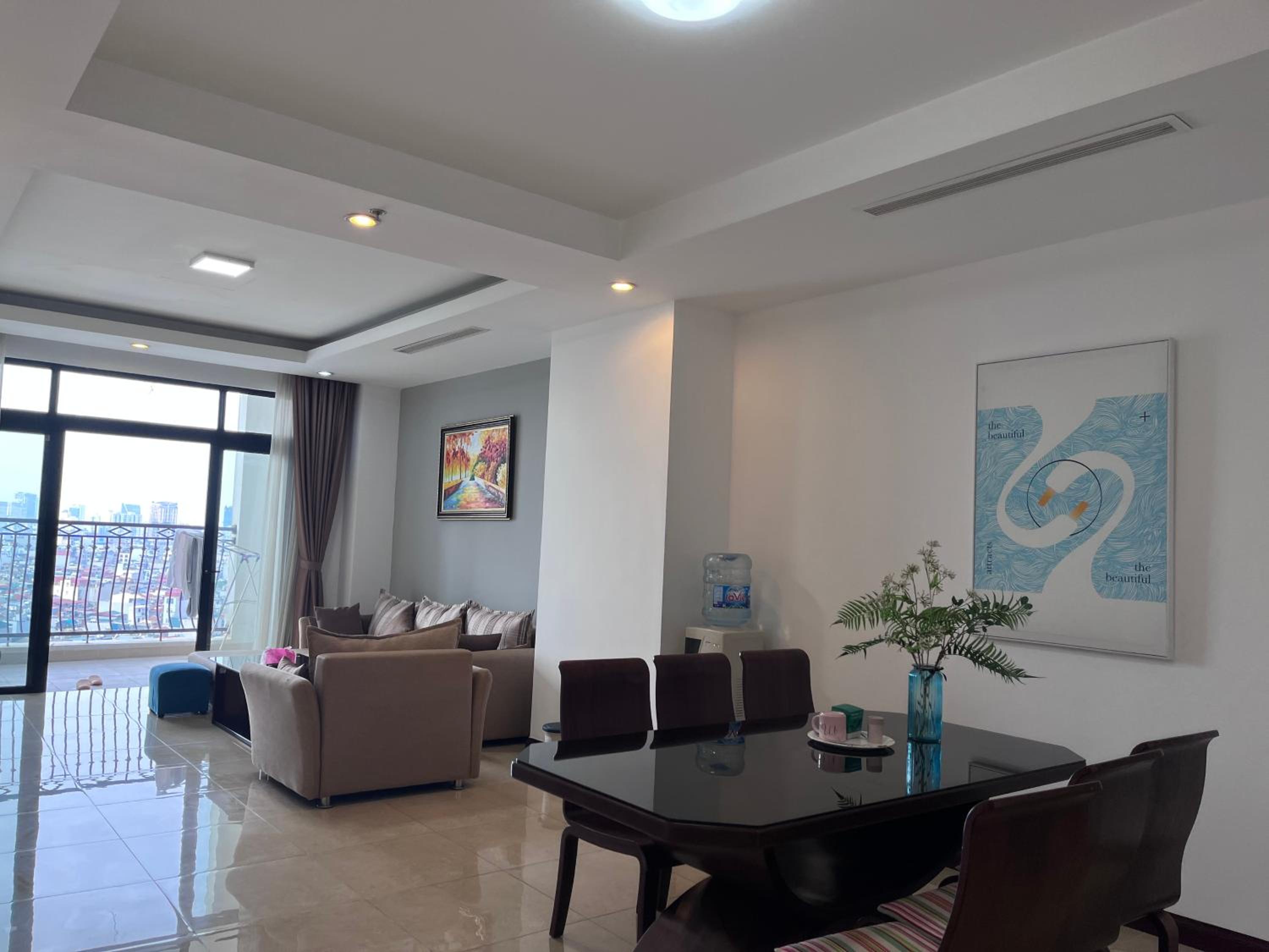 Vinhomes Royal City Luxury Apartment 2 Br