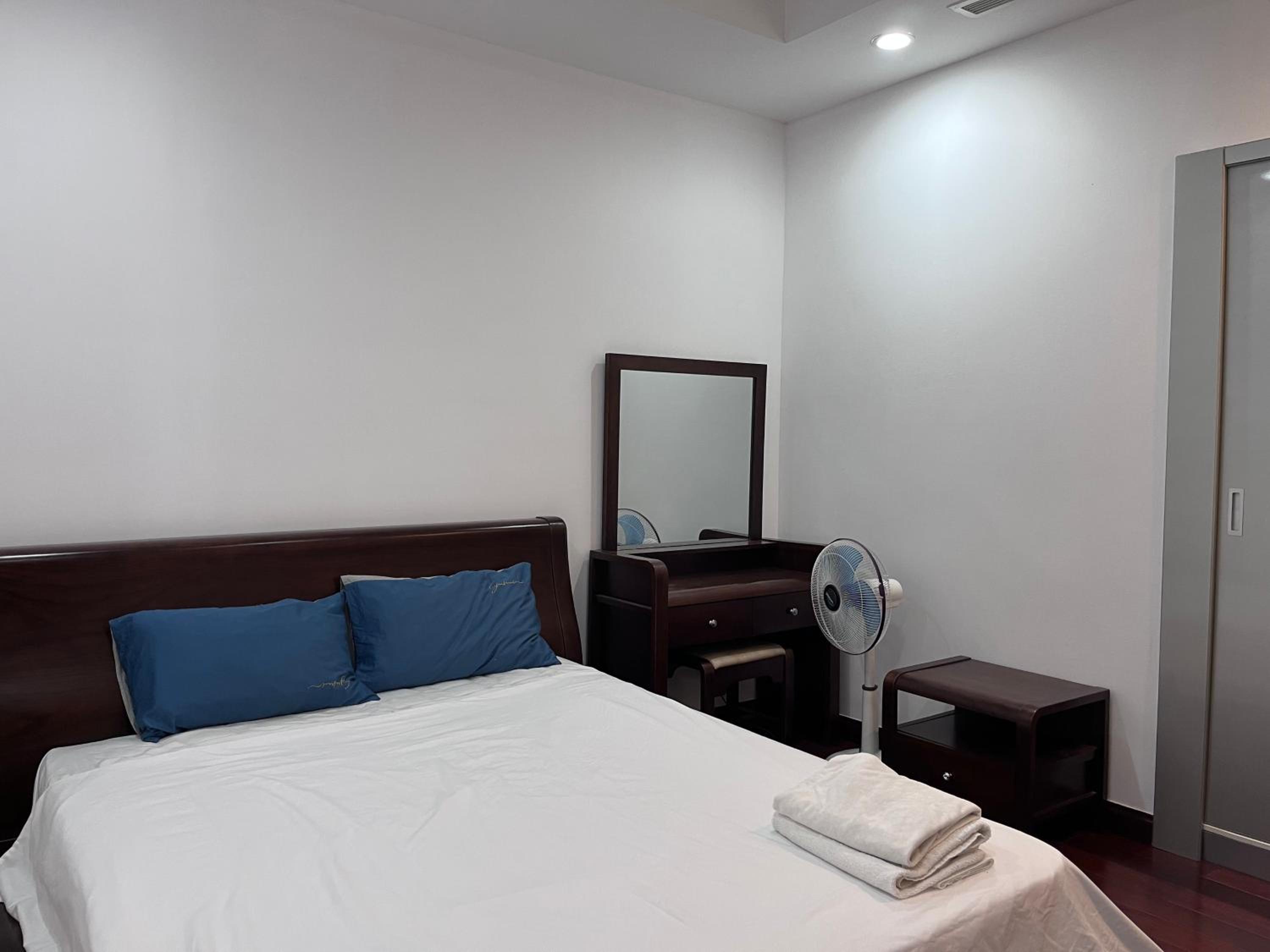 Vinhomes Royal City Luxury Apartment 2 Br