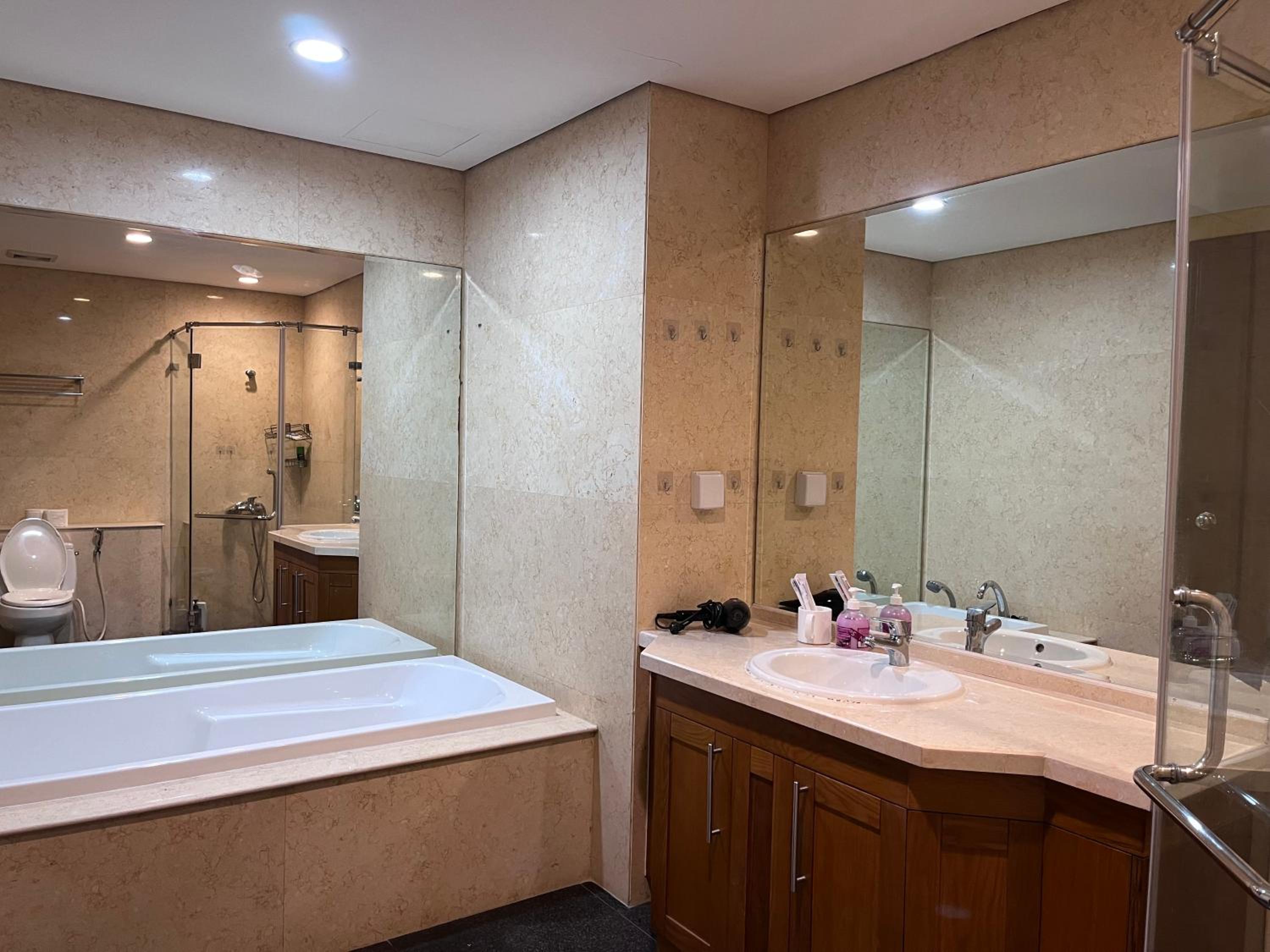 Vinhomes Royal City Luxury Apartment 2 Br