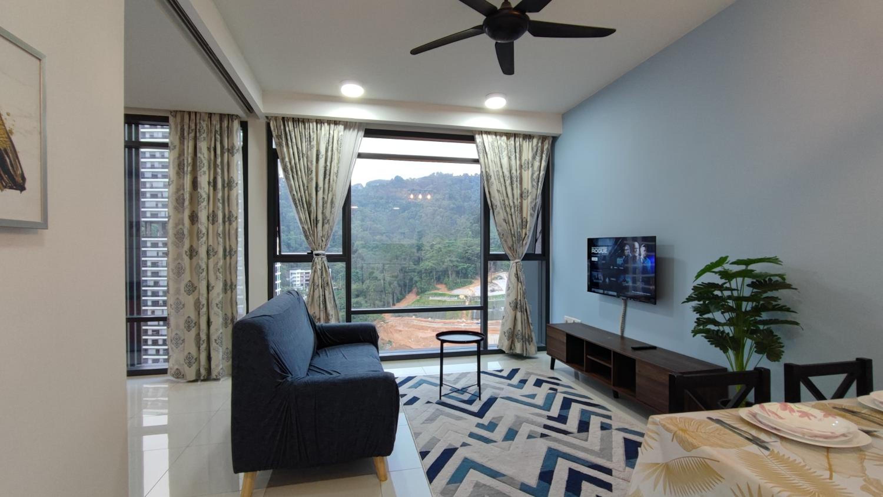 KL East 2-Bedroom, 2-Queenbed Prime Video