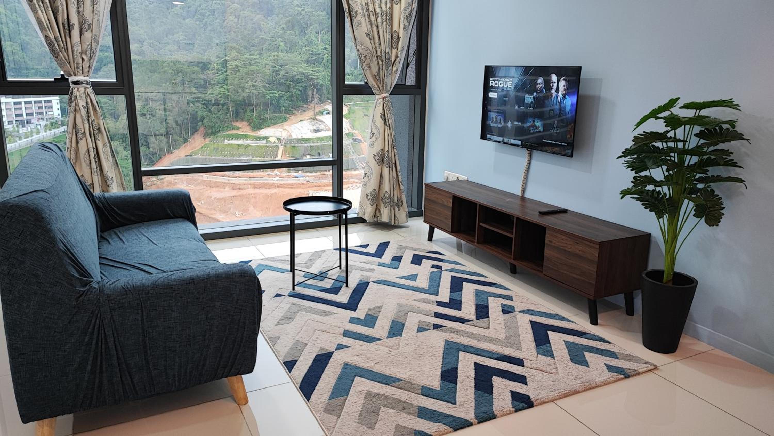 KL East 2-Bedroom, 2-Queenbed Prime Video
