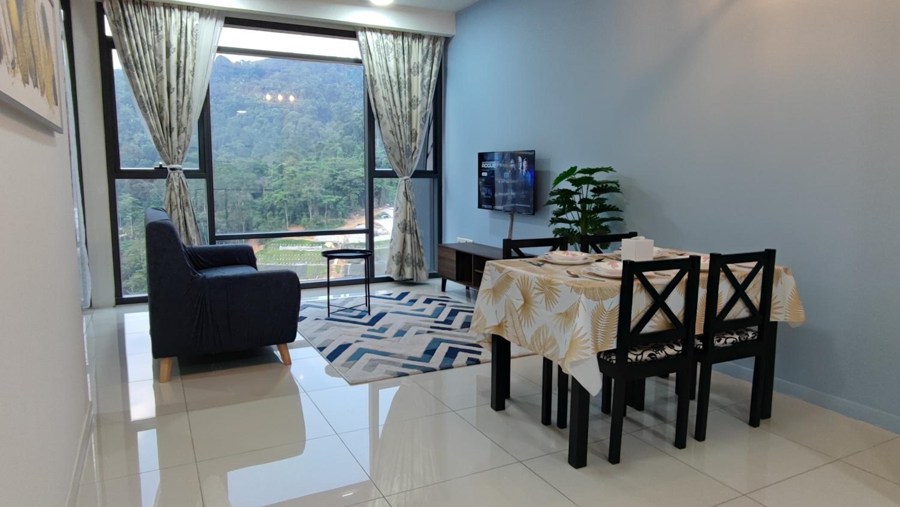 KL East 2-Bedroom, 2-Queenbed Prime Video