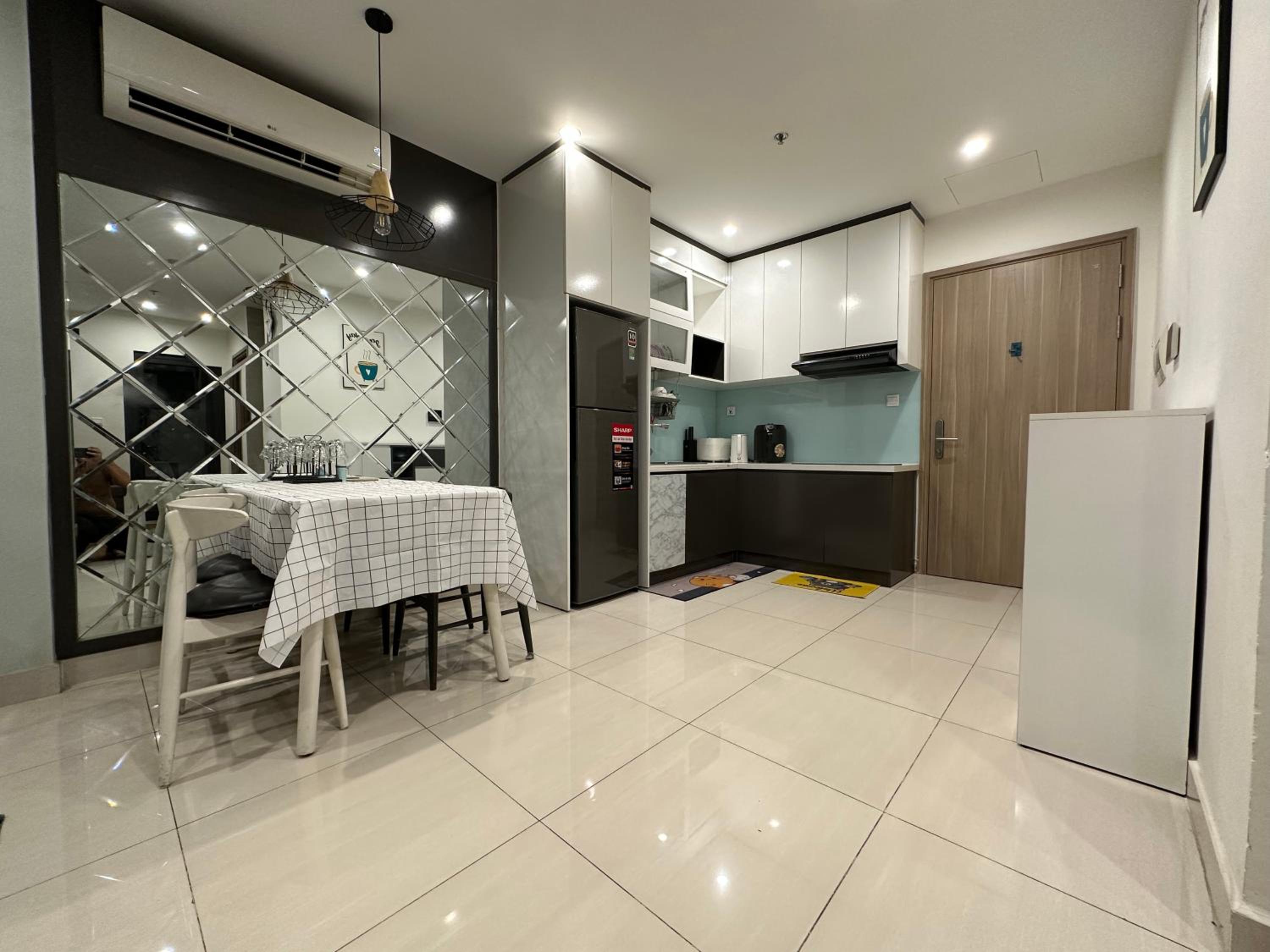 Căn hộ 2pn đầy đủ tiện nghi-Vinhomes Grand Park Quận 9 view 2