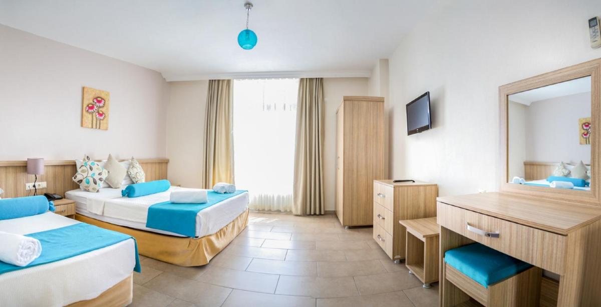 Ponz Hotel - Image 21