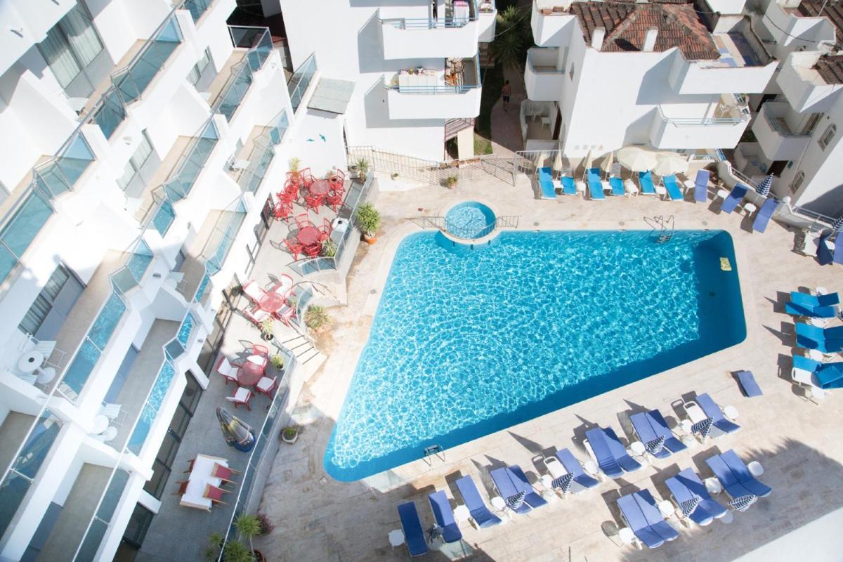 Ponz Hotel - Image 9