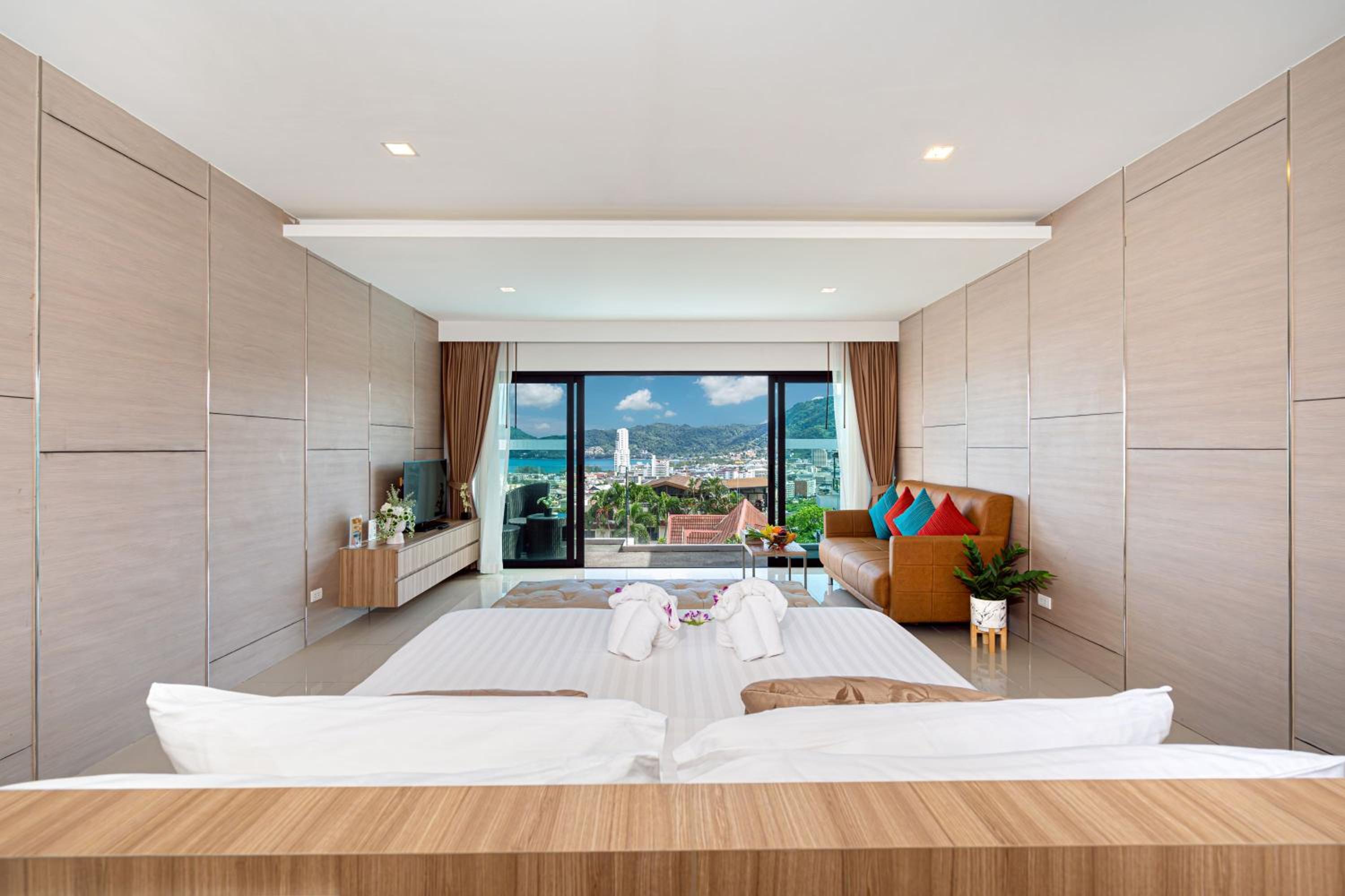 Patong Bay Hill Resort 30