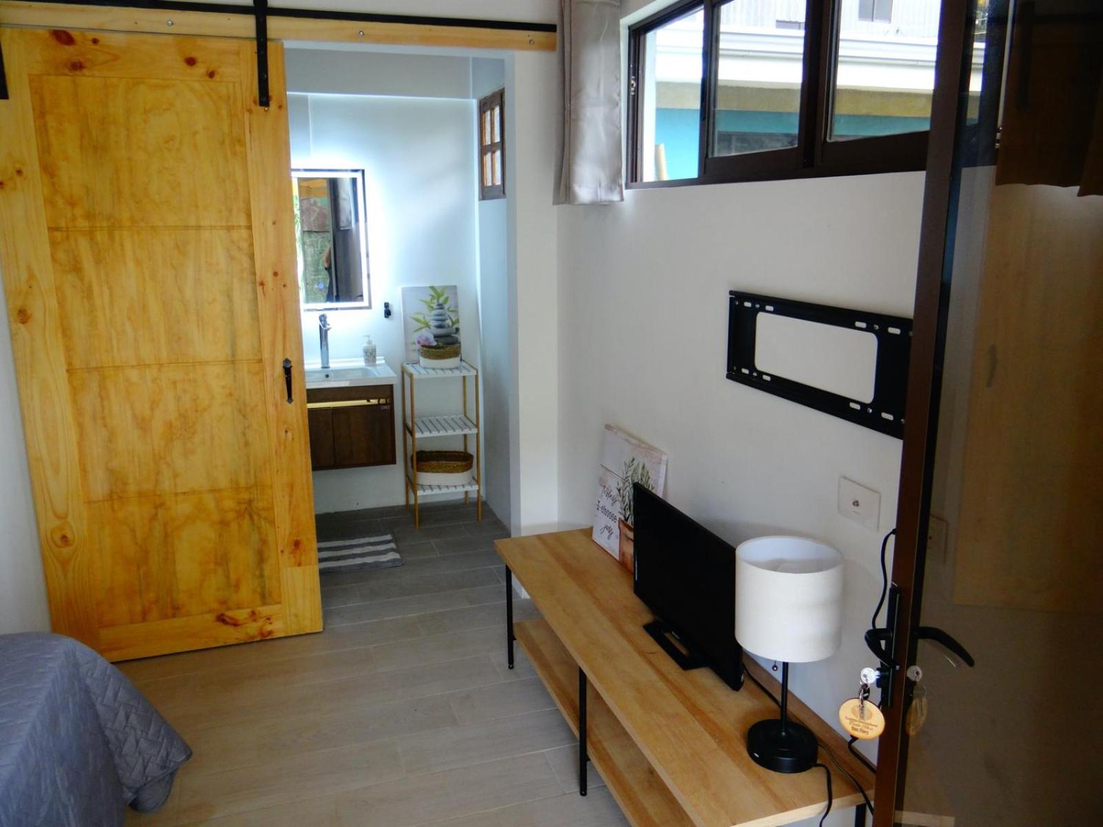 Airport Green Studio