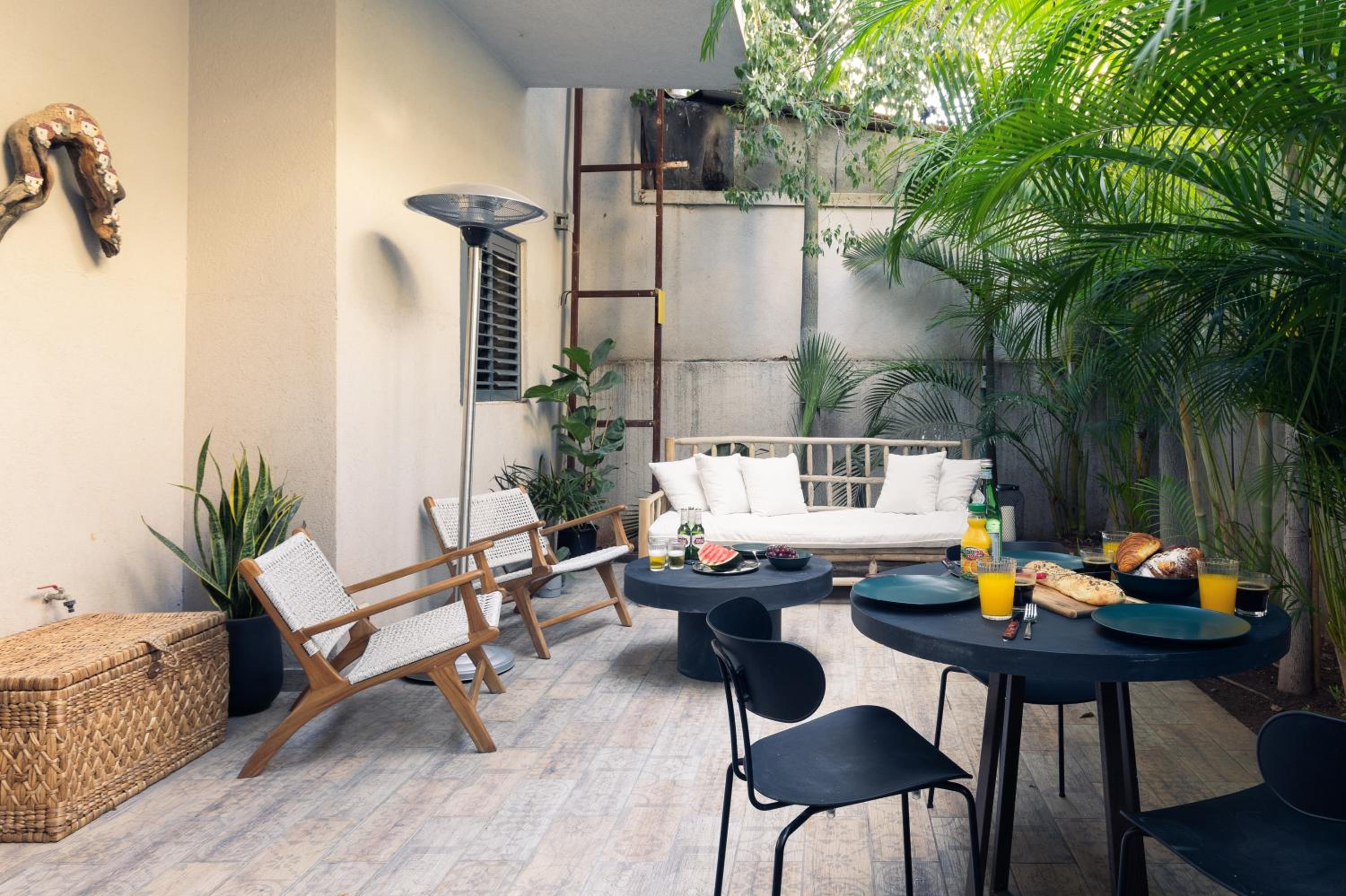 Urban Oasis Patio Bliss by Sea N' Rent view 5