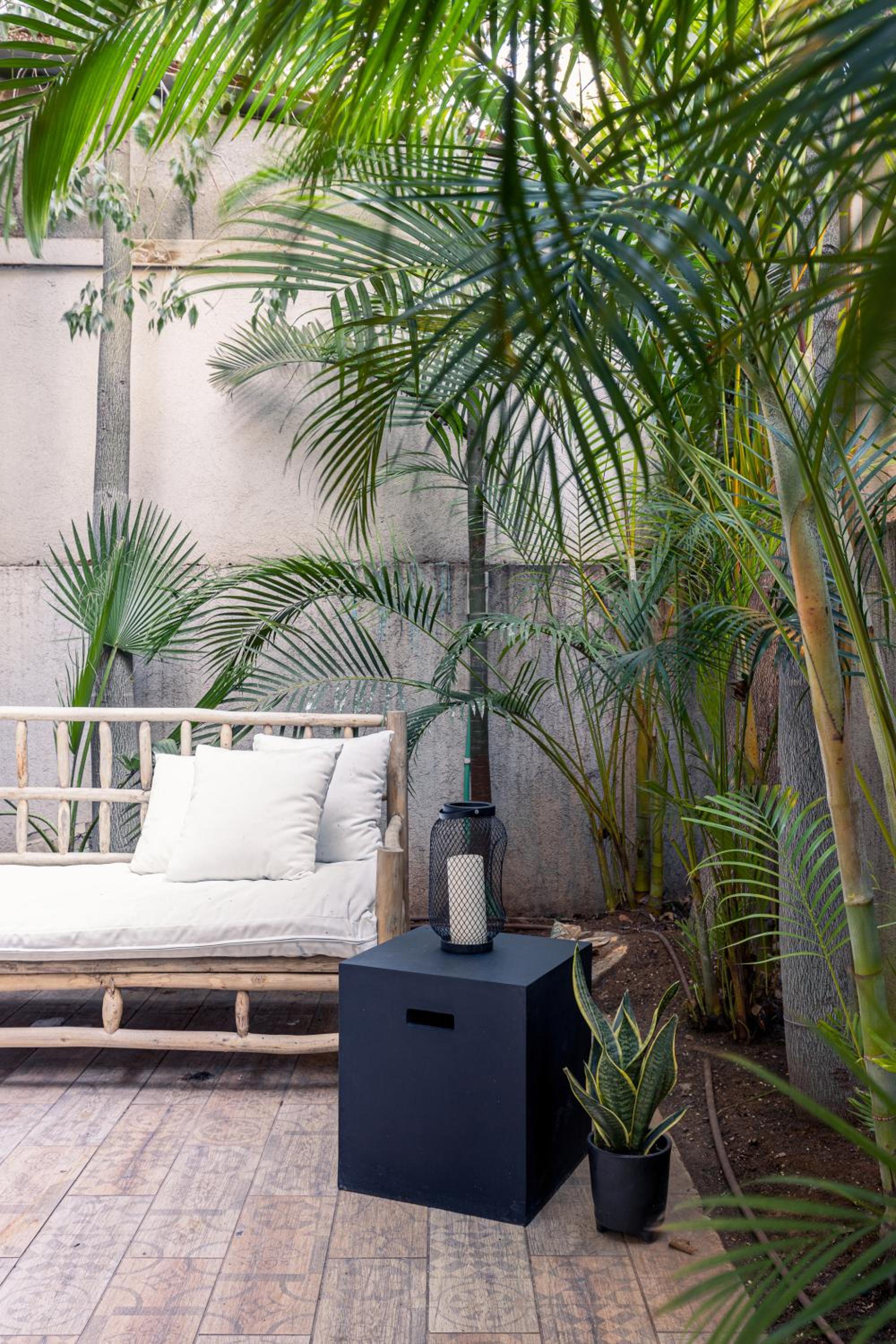 Urban Oasis Patio Bliss by Sea N' Rent view 4