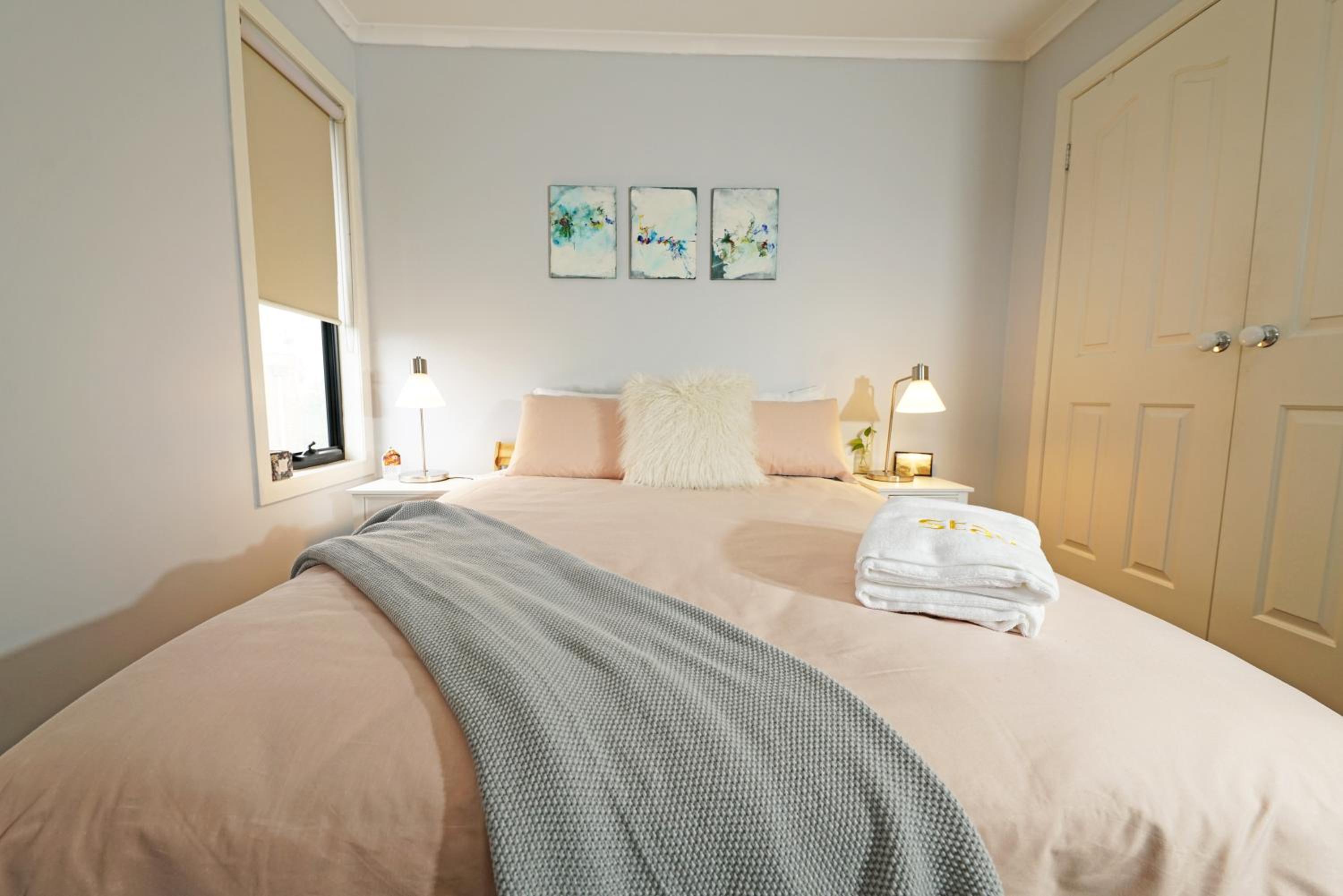Fawkner Modern 3BR House Netflix WiFi Parking