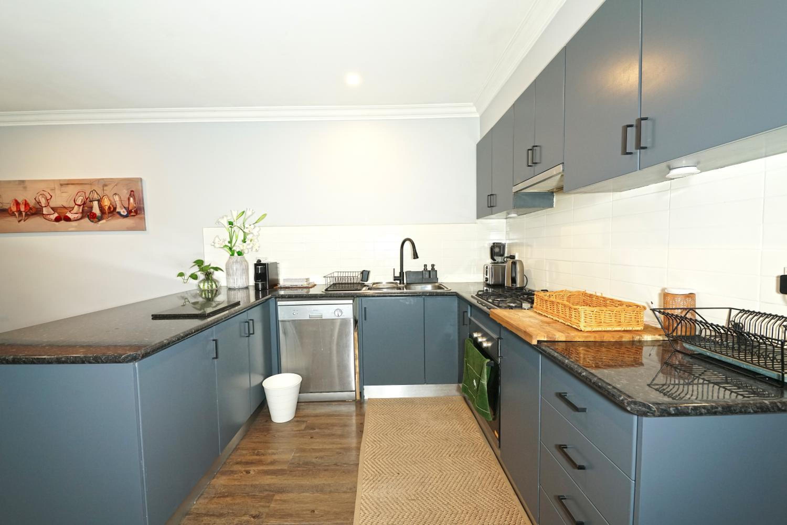 Fawkner Modern 3BR House Netflix WiFi Parking