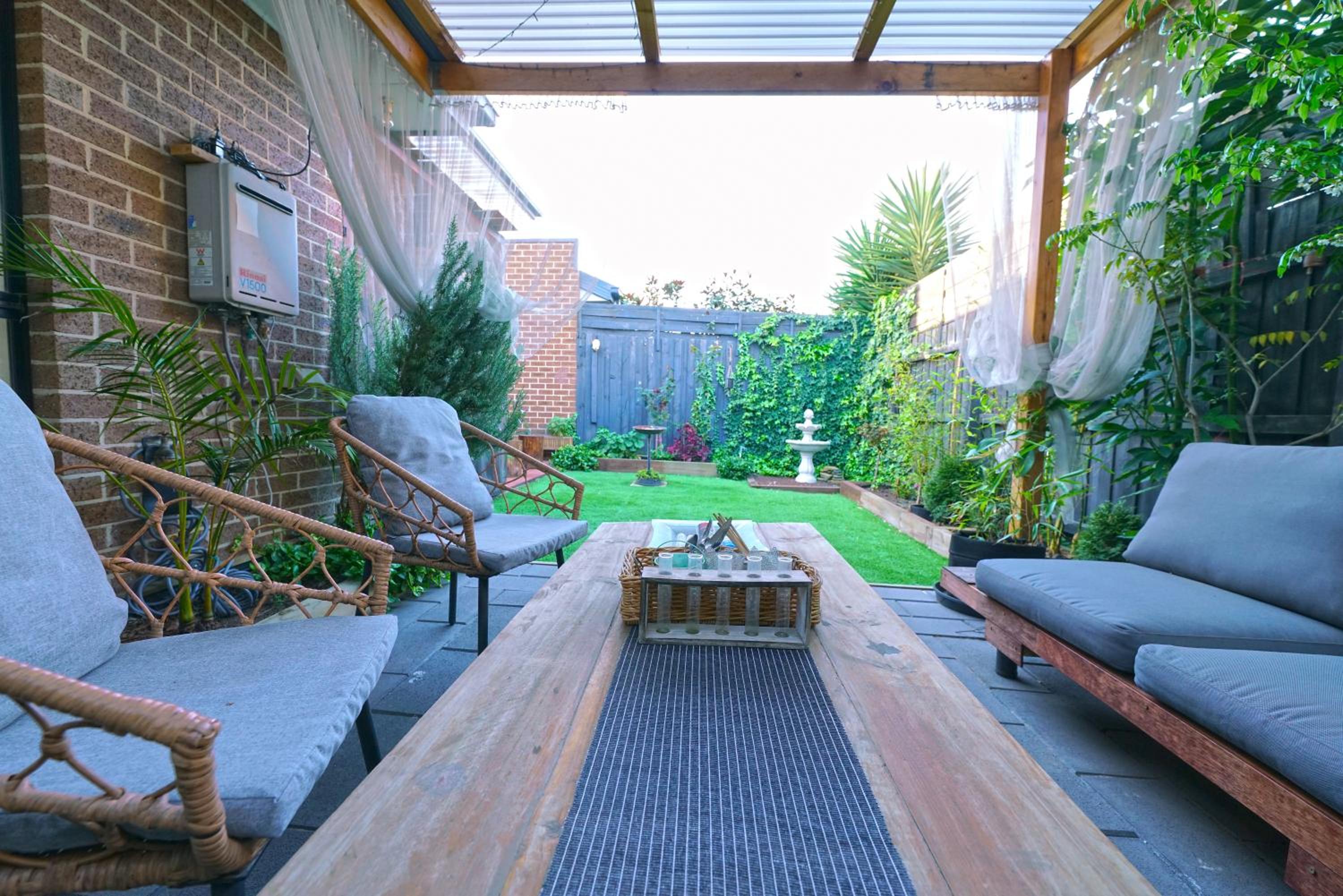 Fawkner Modern 3BR House Netflix WiFi Parking