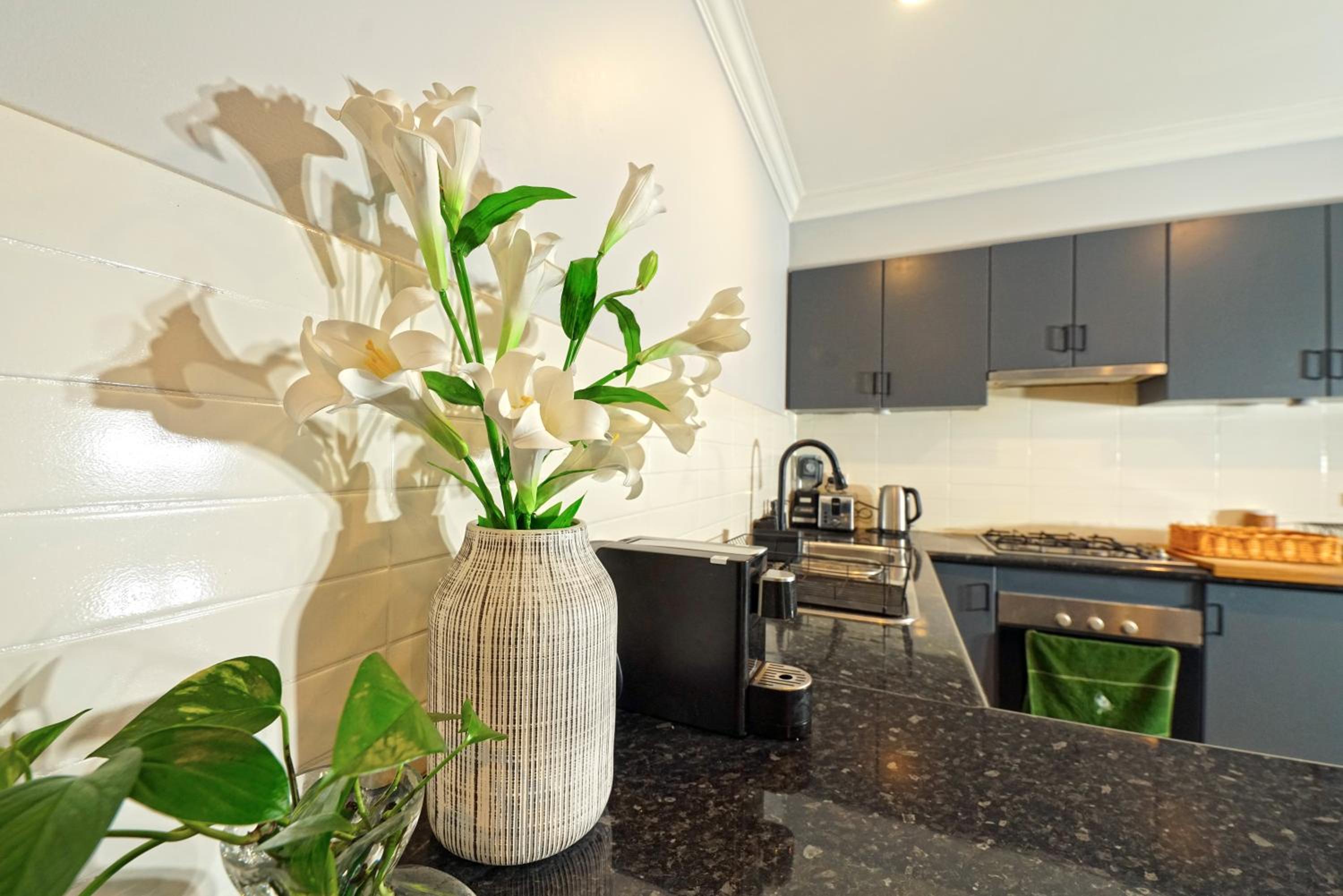 Fawkner Modern 3BR House Netflix WiFi Parking