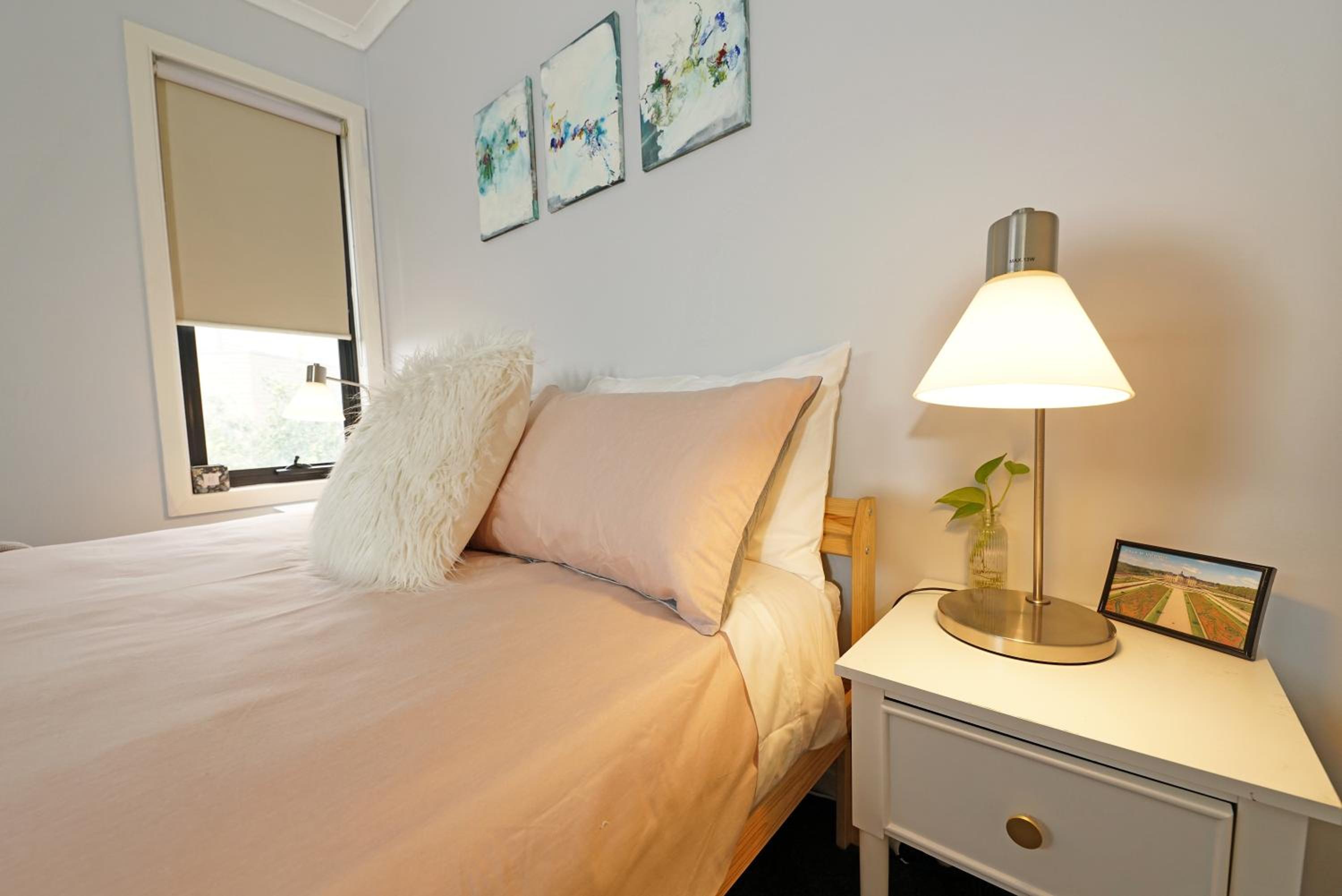 Fawkner Modern 3BR House Netflix WiFi Parking