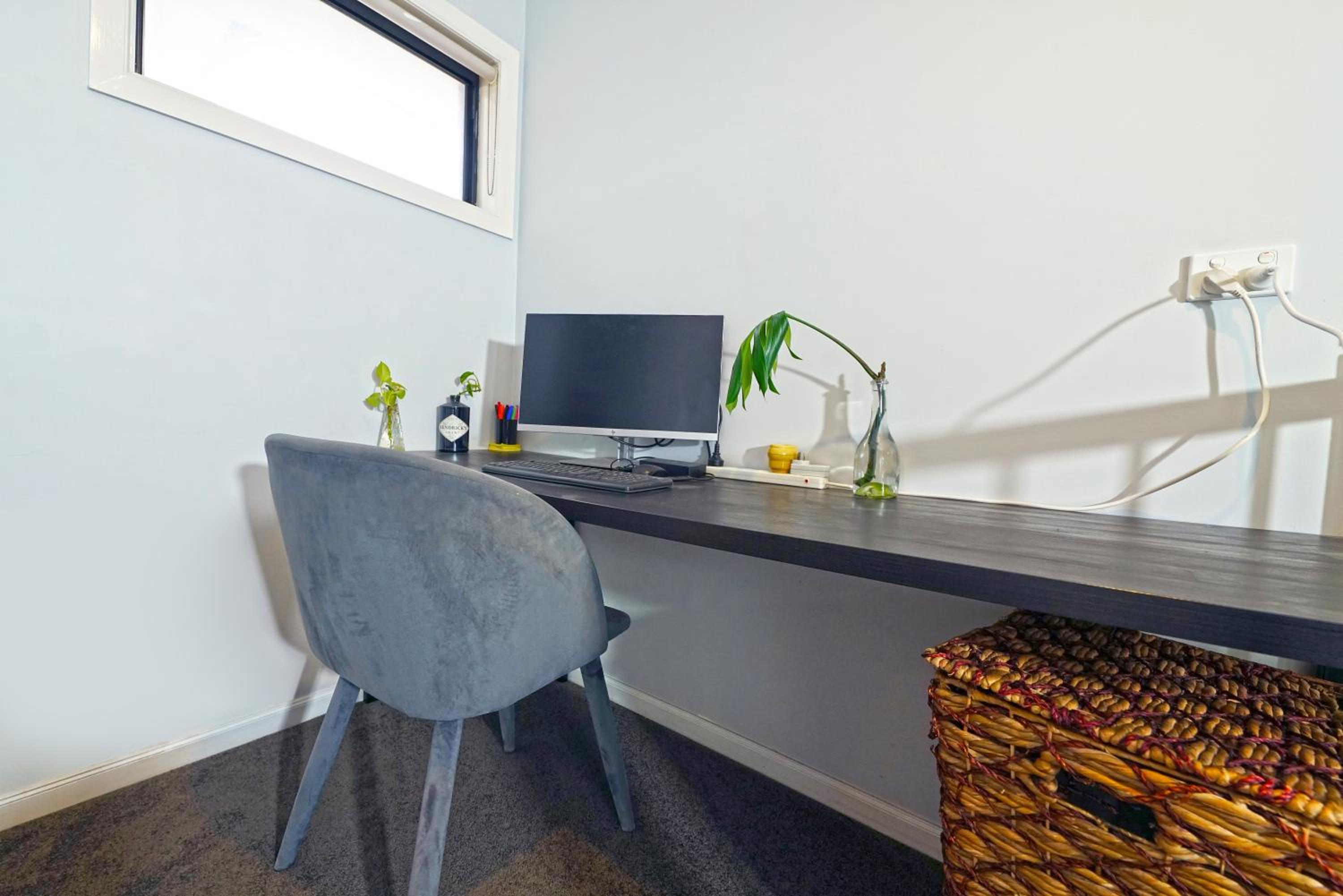 Fawkner Modern 3BR House Netflix WiFi Parking