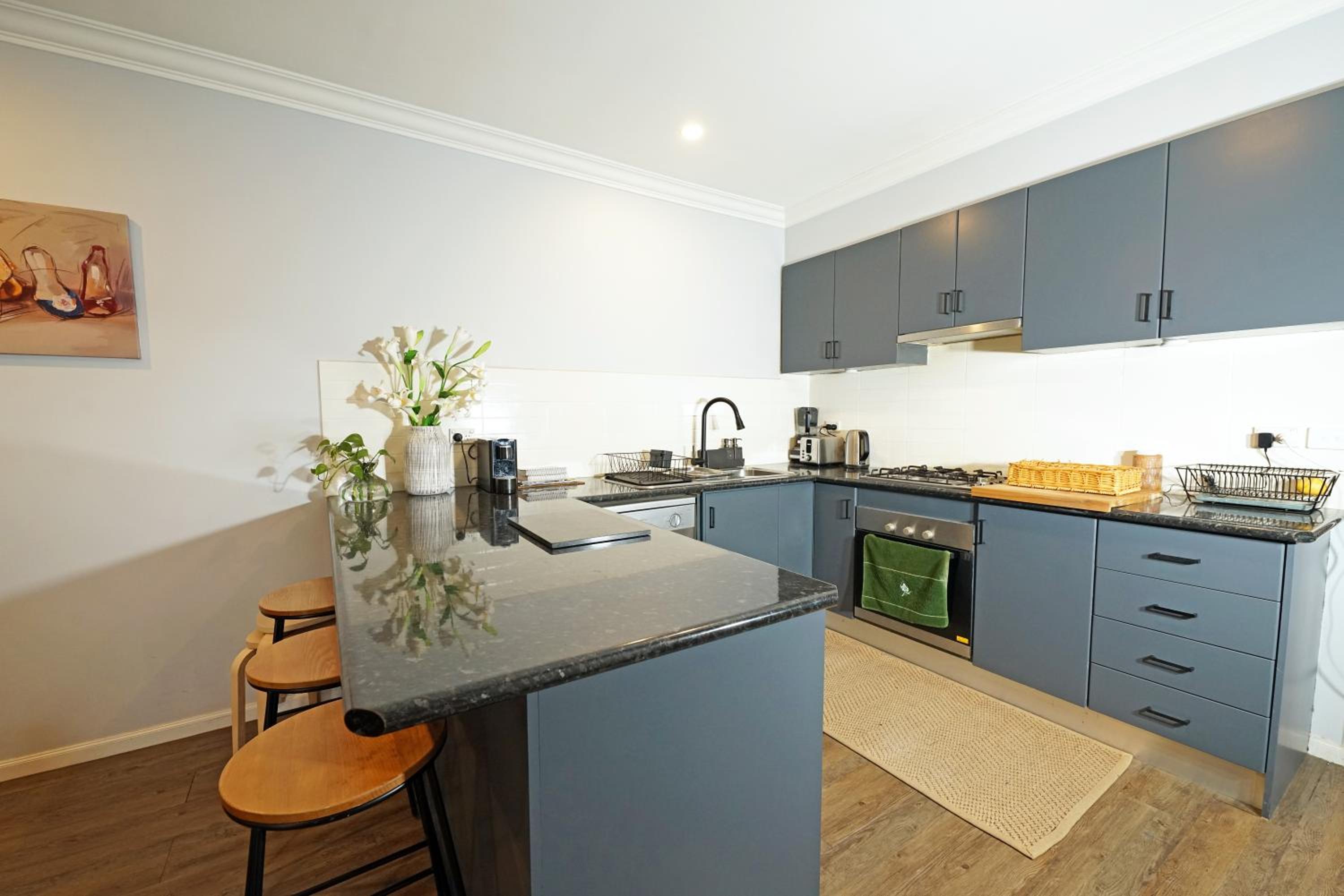 Fawkner Modern 3BR House Netflix WiFi Parking