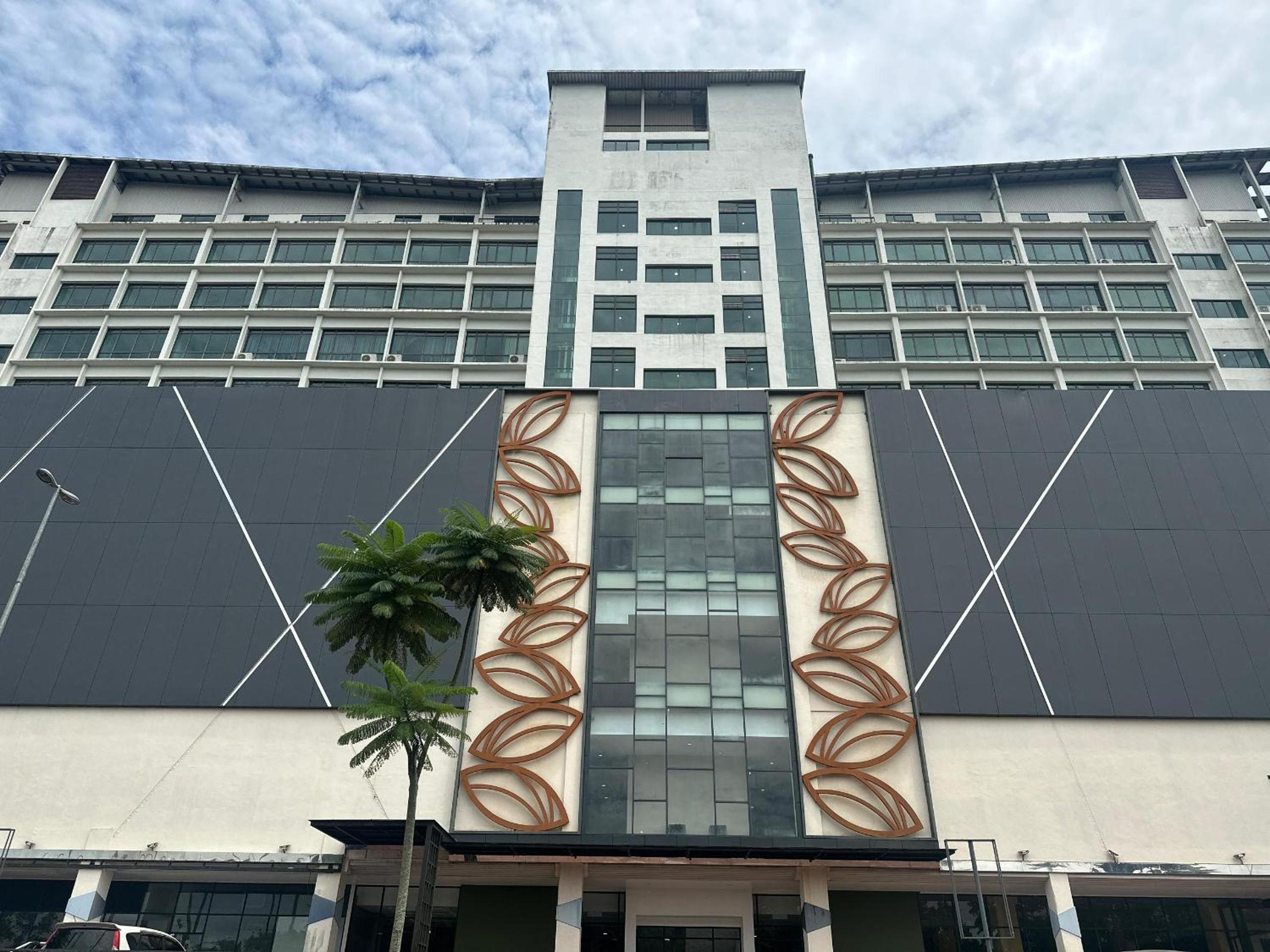 SUMMER SUITES APARTMENT-The Summer Shopping Mall photo 5