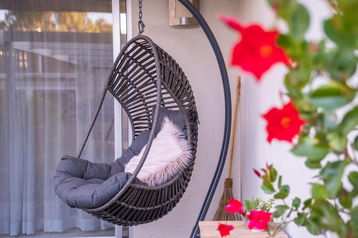 Torquay Bliss Retreat with Sauna and Hot Tub