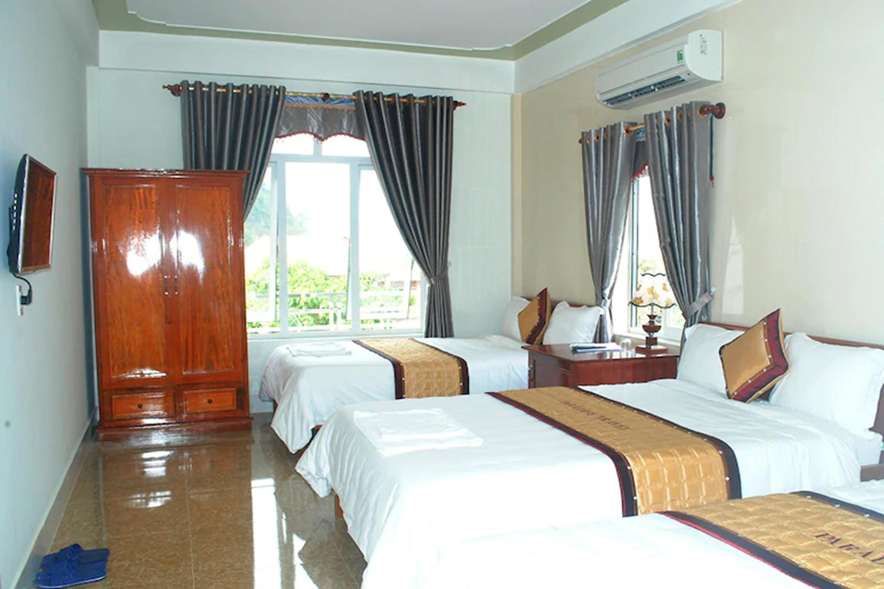 Paradise Hotel