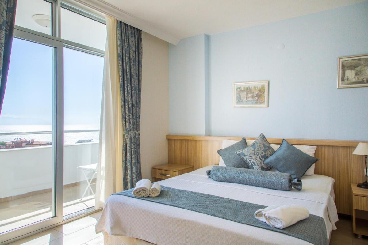 Ponz Hotel - Image 57