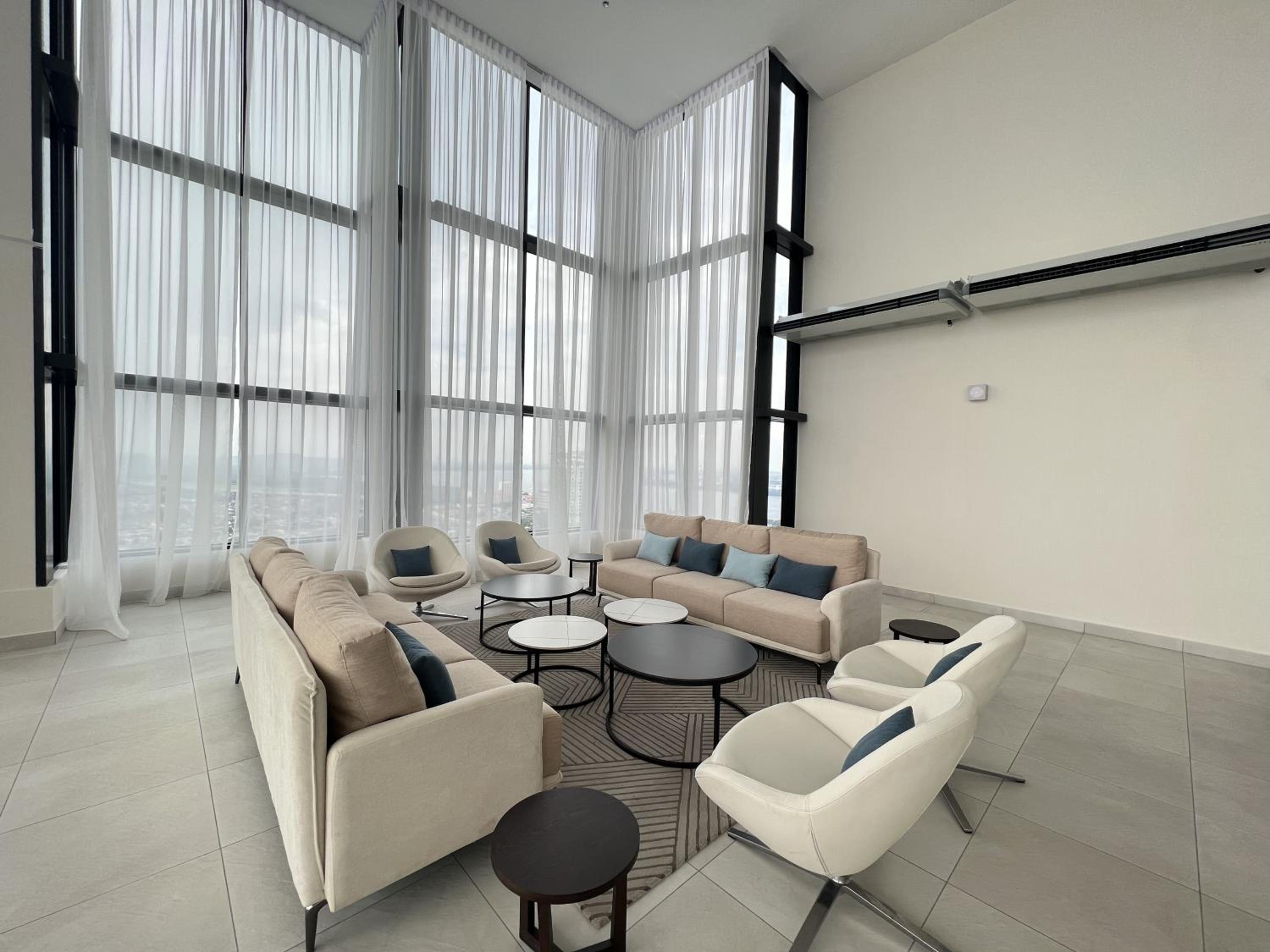 Twin Tower Homestay by Antlerzone