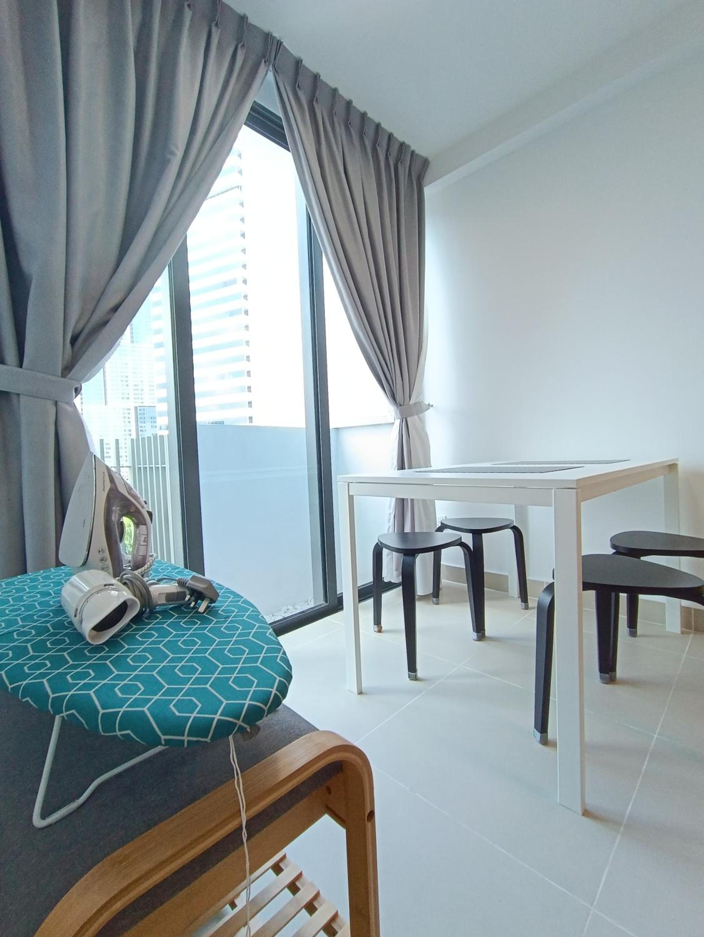 CL 93B Balcony KLCC View Studio