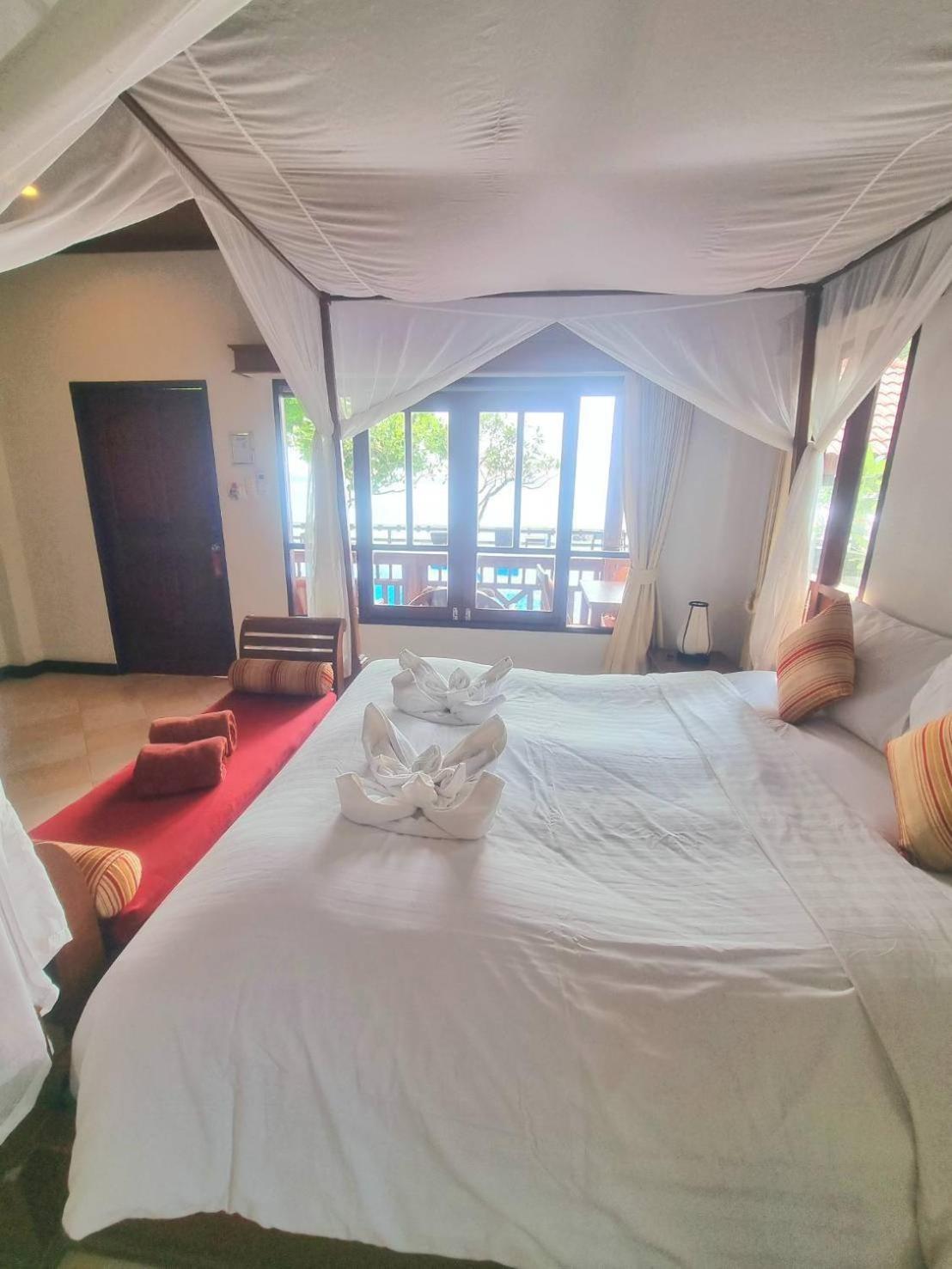 Bhundhari Chaweng Beach Resort Koh Samui - SHA Plus