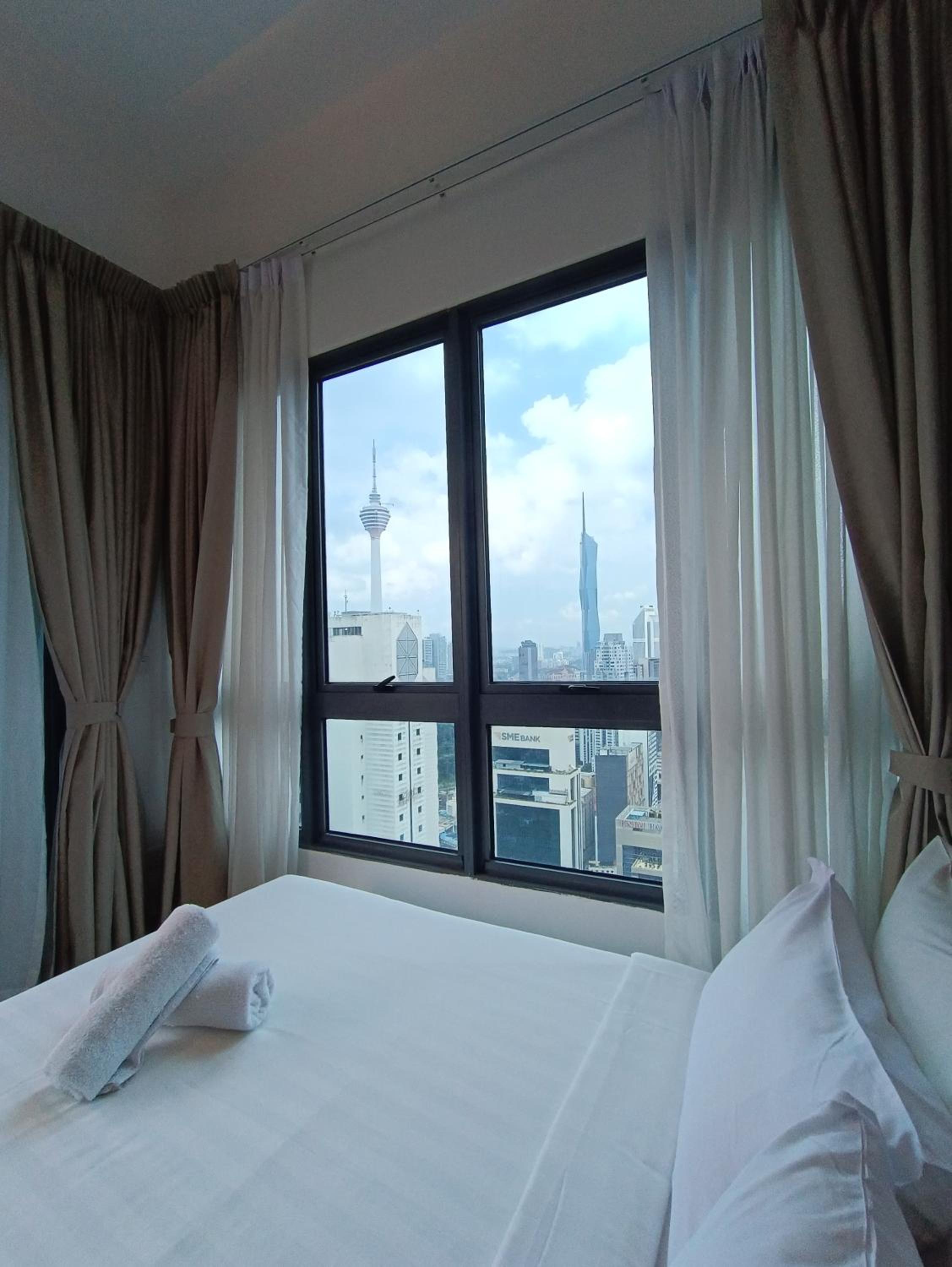 CL 30A Super KL View Infinity Pool KLCC