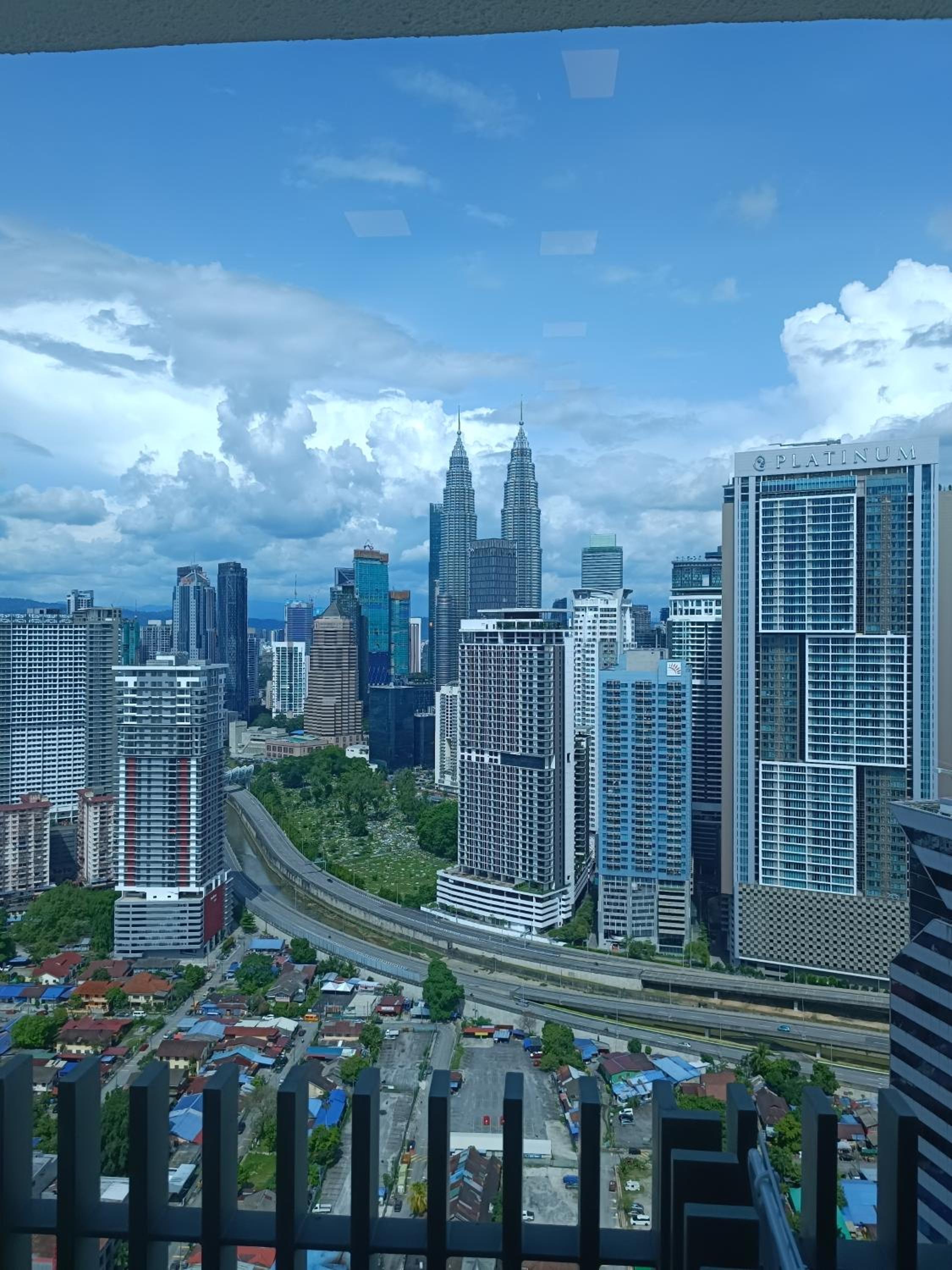 CL 29A Insta KLCC View & Infinity Pool