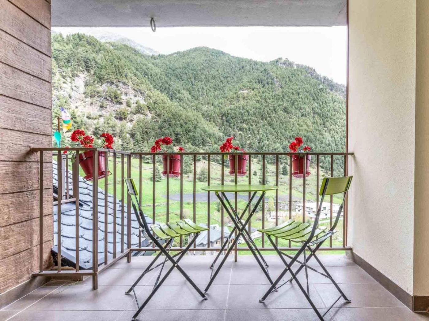 Increibles Vistas Al Valle De Arinsal NY - A Pie De Pistas - Parking Incluido l by BonesVacances