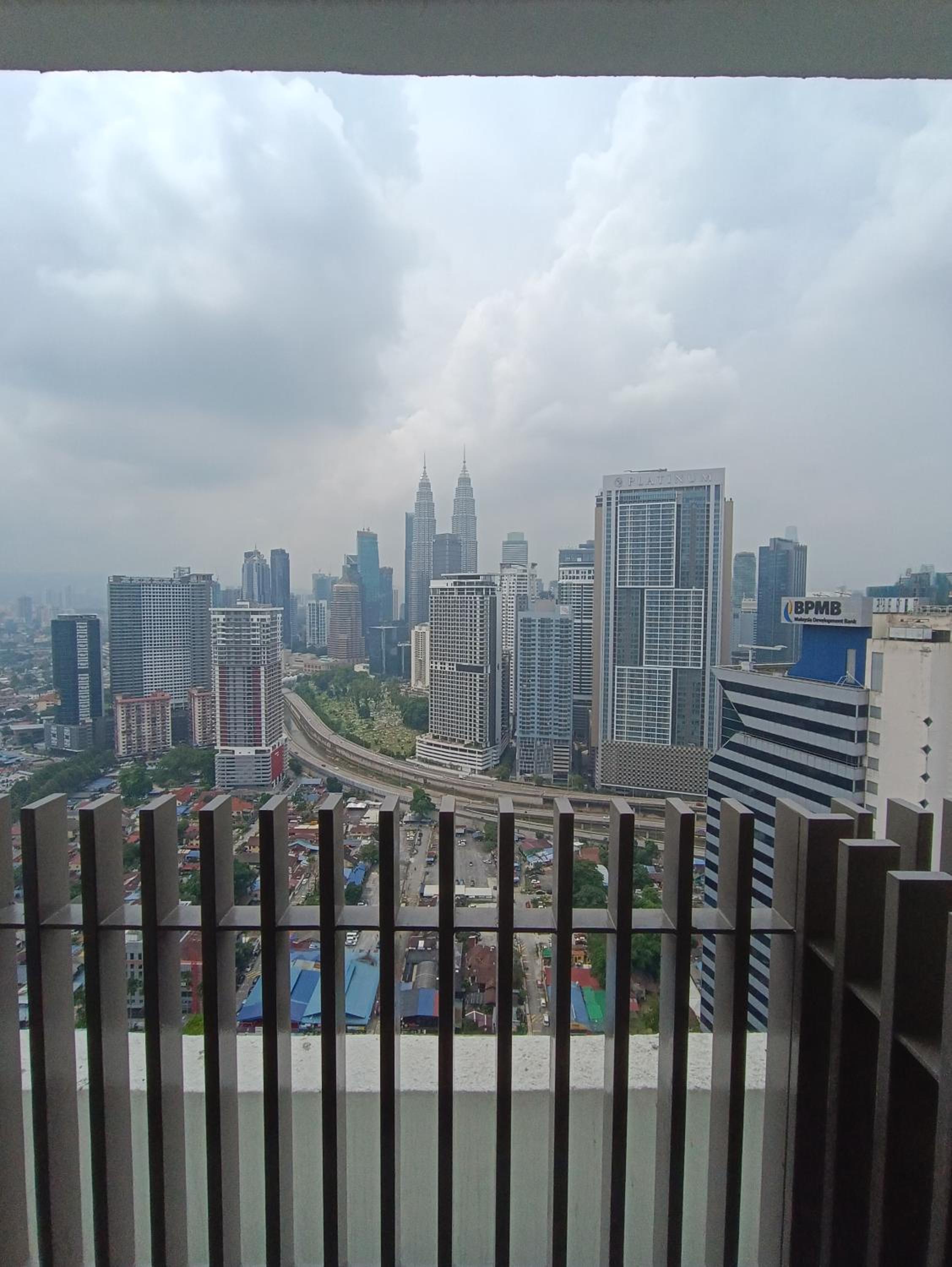 CL 27A Insta KLCC View & Infinity Pool View
