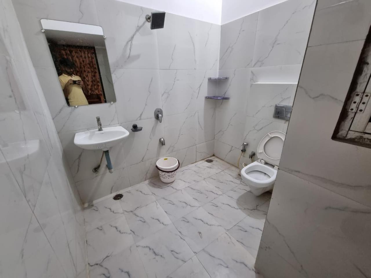 Leela Homestay Jabalpur - Lily - 2 BHK Luxury appartment view 5