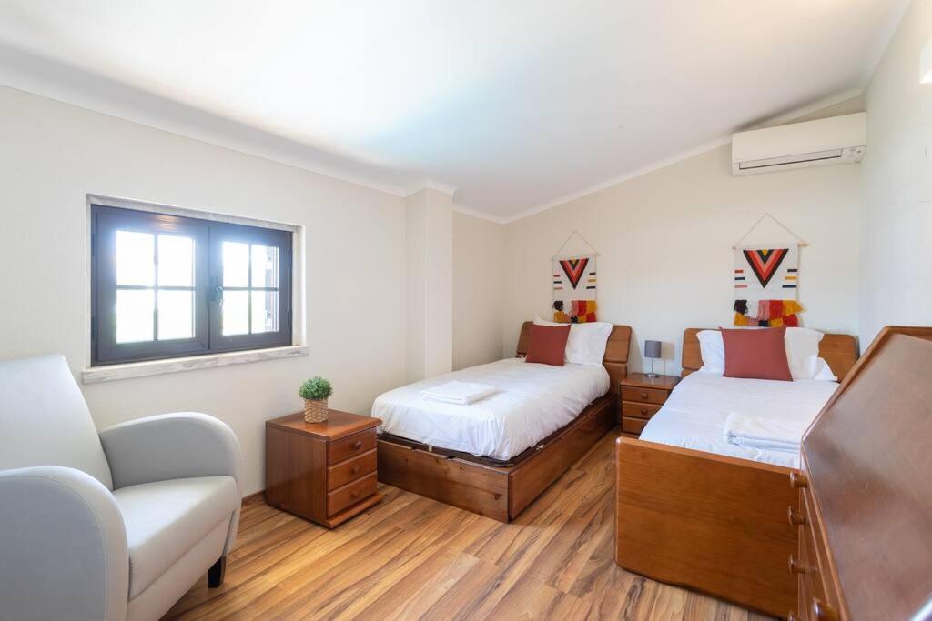Aroeira Sunny Villa - Heated Pool extra cost view 2