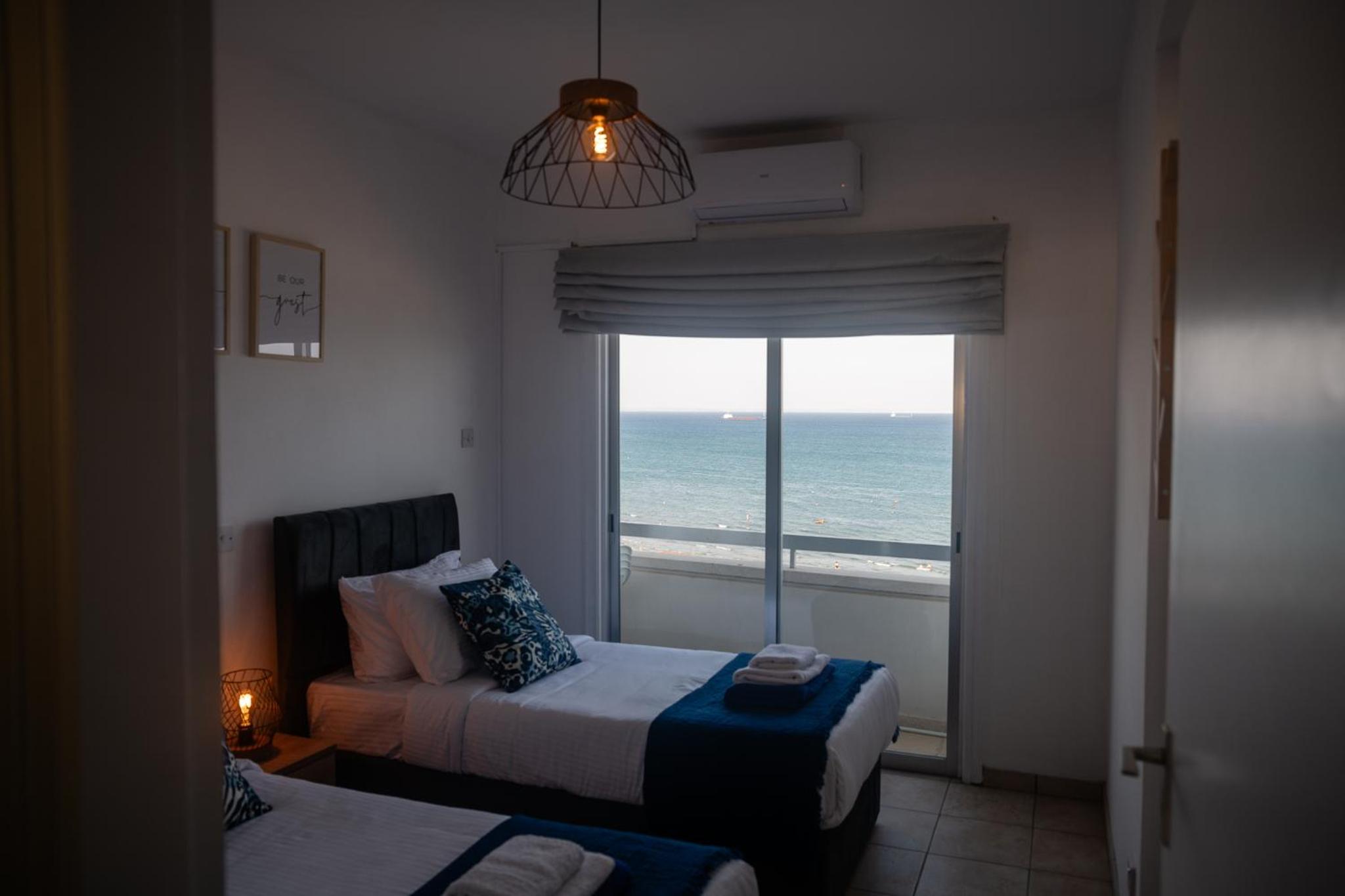 Quattro Beachfront Sea View Ap 53