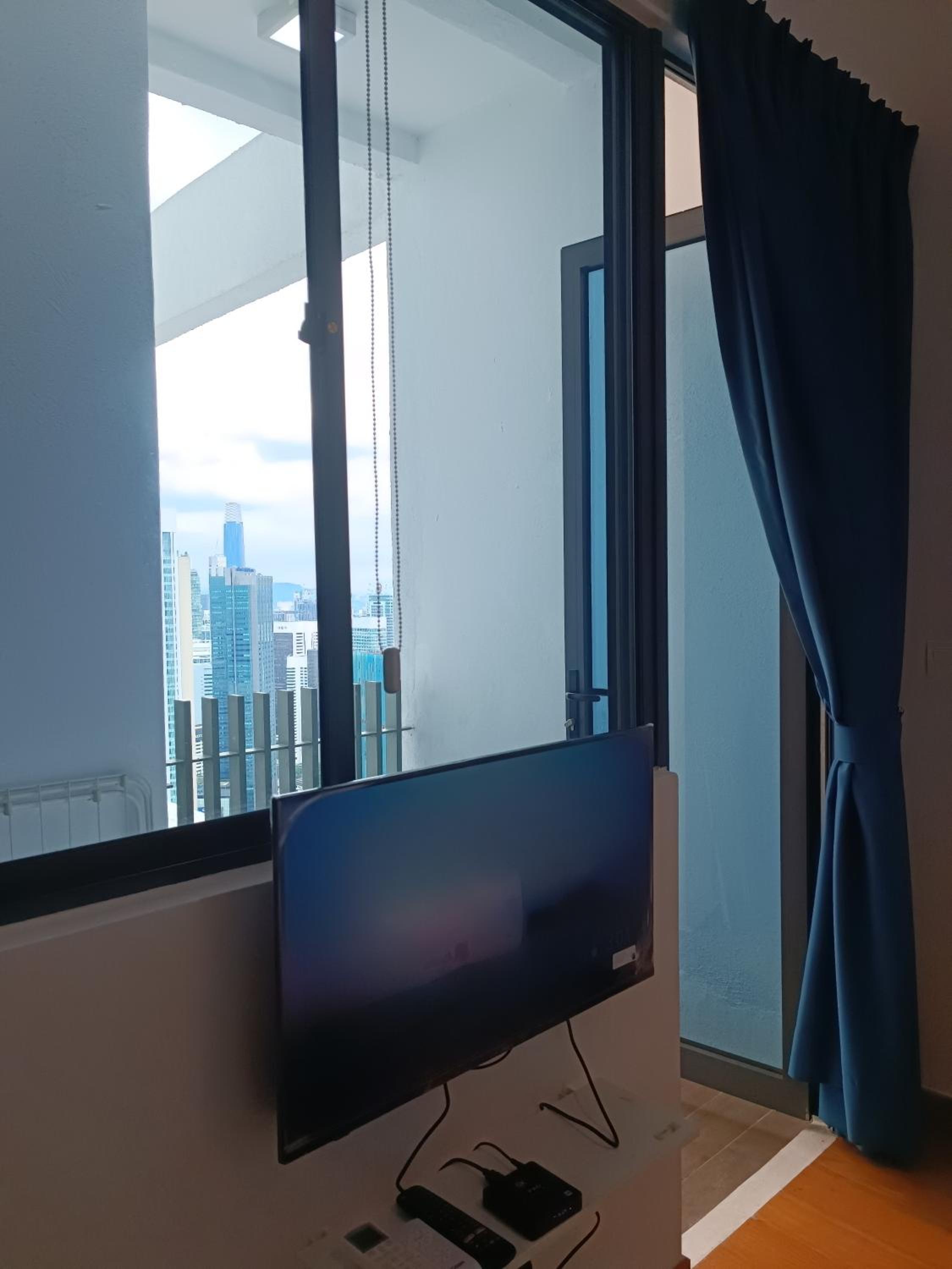 LX 39A Balcony KLCC View 1 Bedroom Infinity Pool