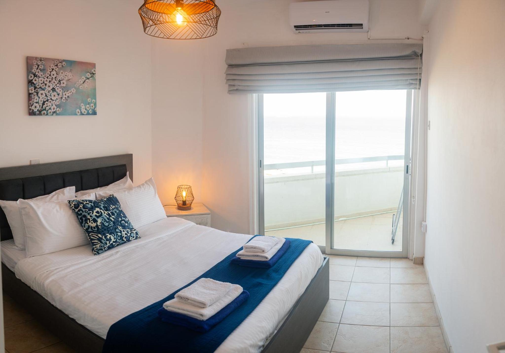 Quattro Beachfront Sea View Ap 53