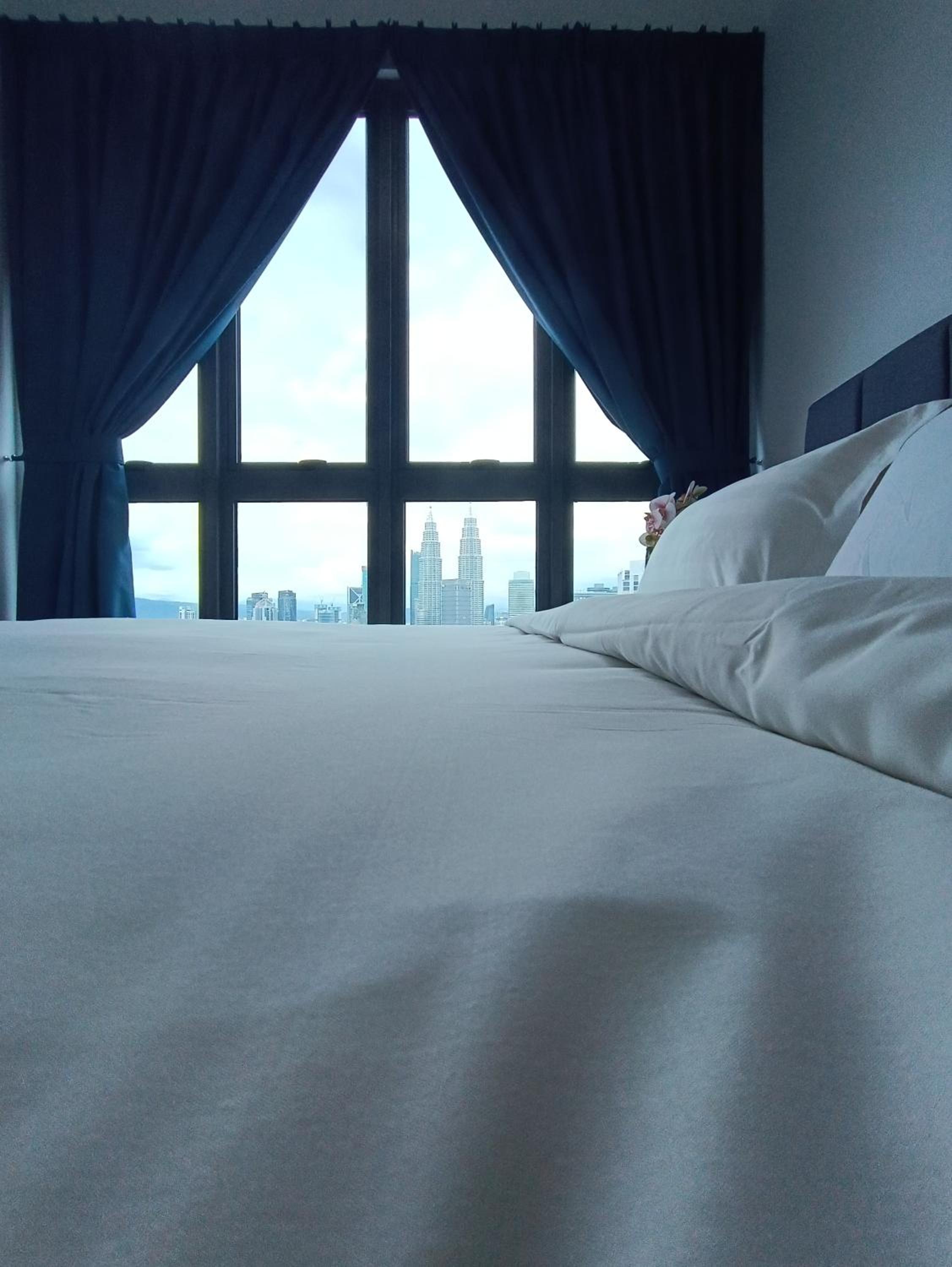 LX 39A Balcony KLCC View 1 Bedroom Infinity Pool